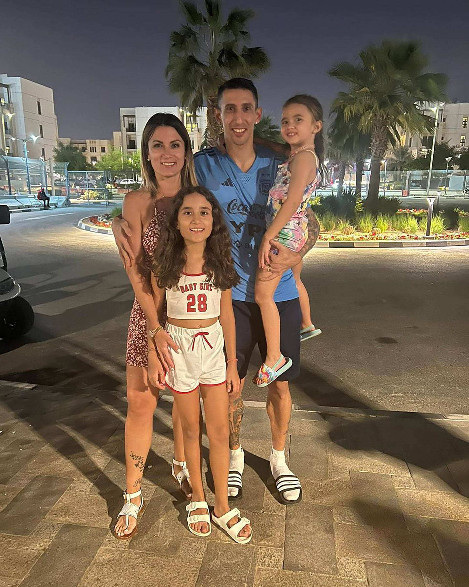 Di Mara, su esposa Jorgelina y sus hijas (Instagram: @angeldimariajm)