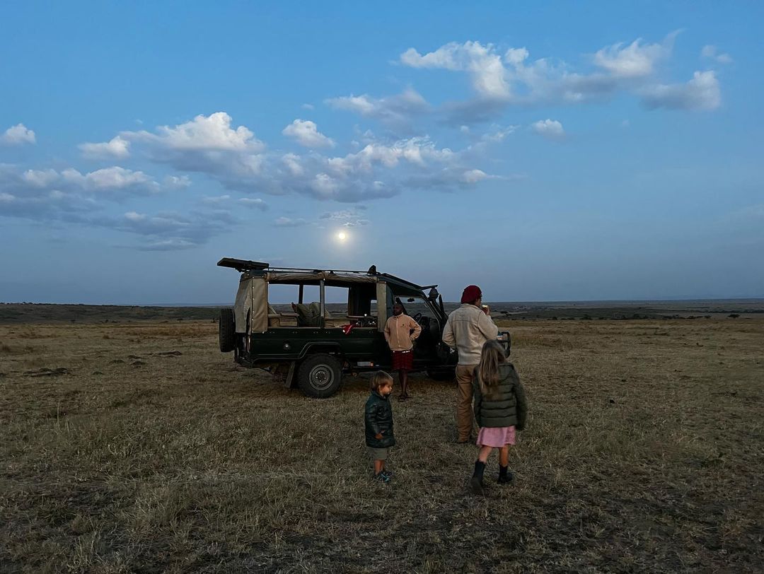 Cae la noche en Masái Mara, lugar en el que Zaira Nara, Jakob y sus hijos están disfrutando de un safari especial (Fotos: Instagram)