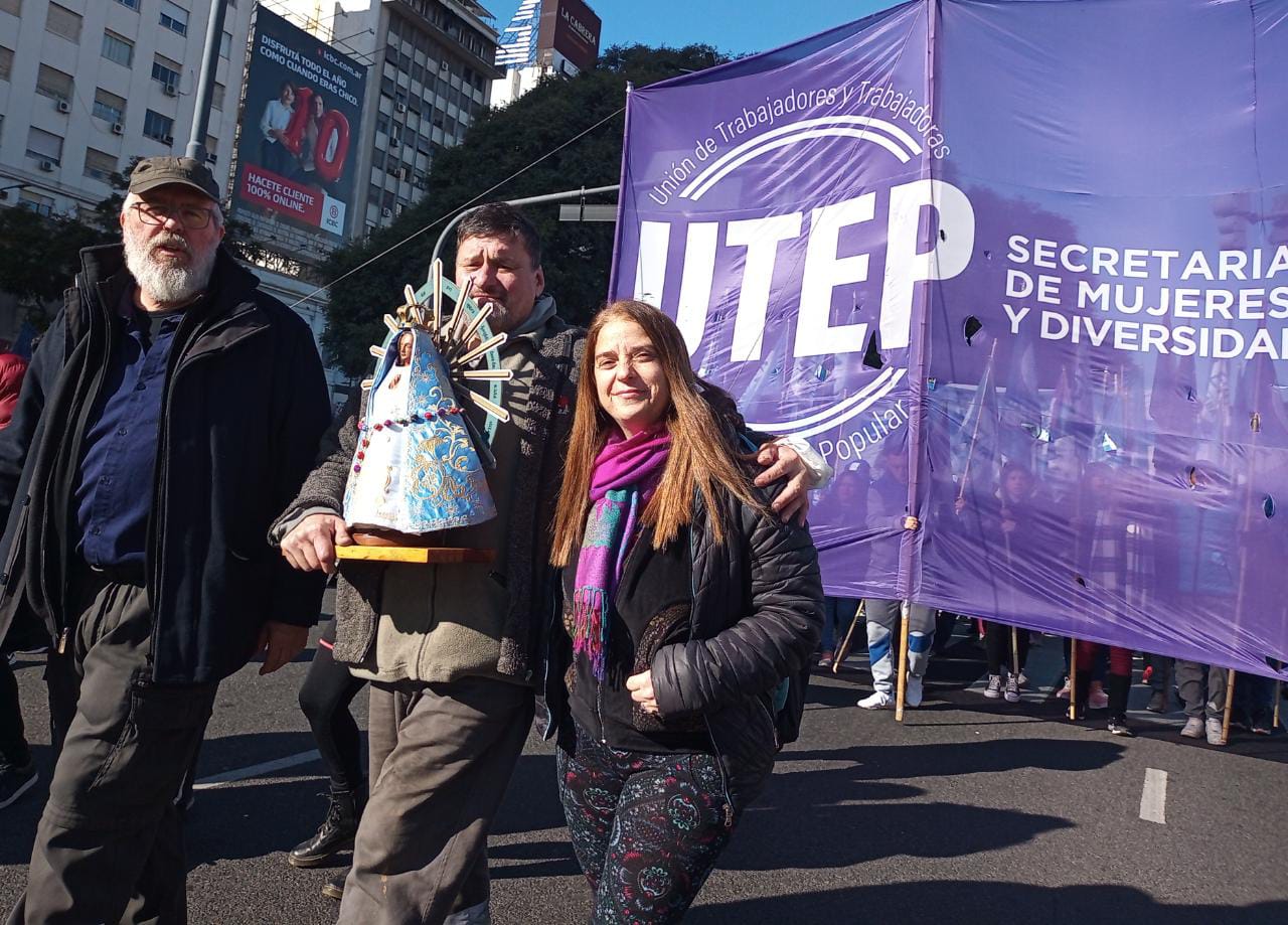 “Queremos que el Fondo no nos joda más. No queremos que el FMI imponga sus políticas económicas sobre el Gobierno porque se meten directamente con el bolsillo de los más pobres, los humildes y los trabajadores”, sostuvo Esteban "Gringo" Castro de la UTEP