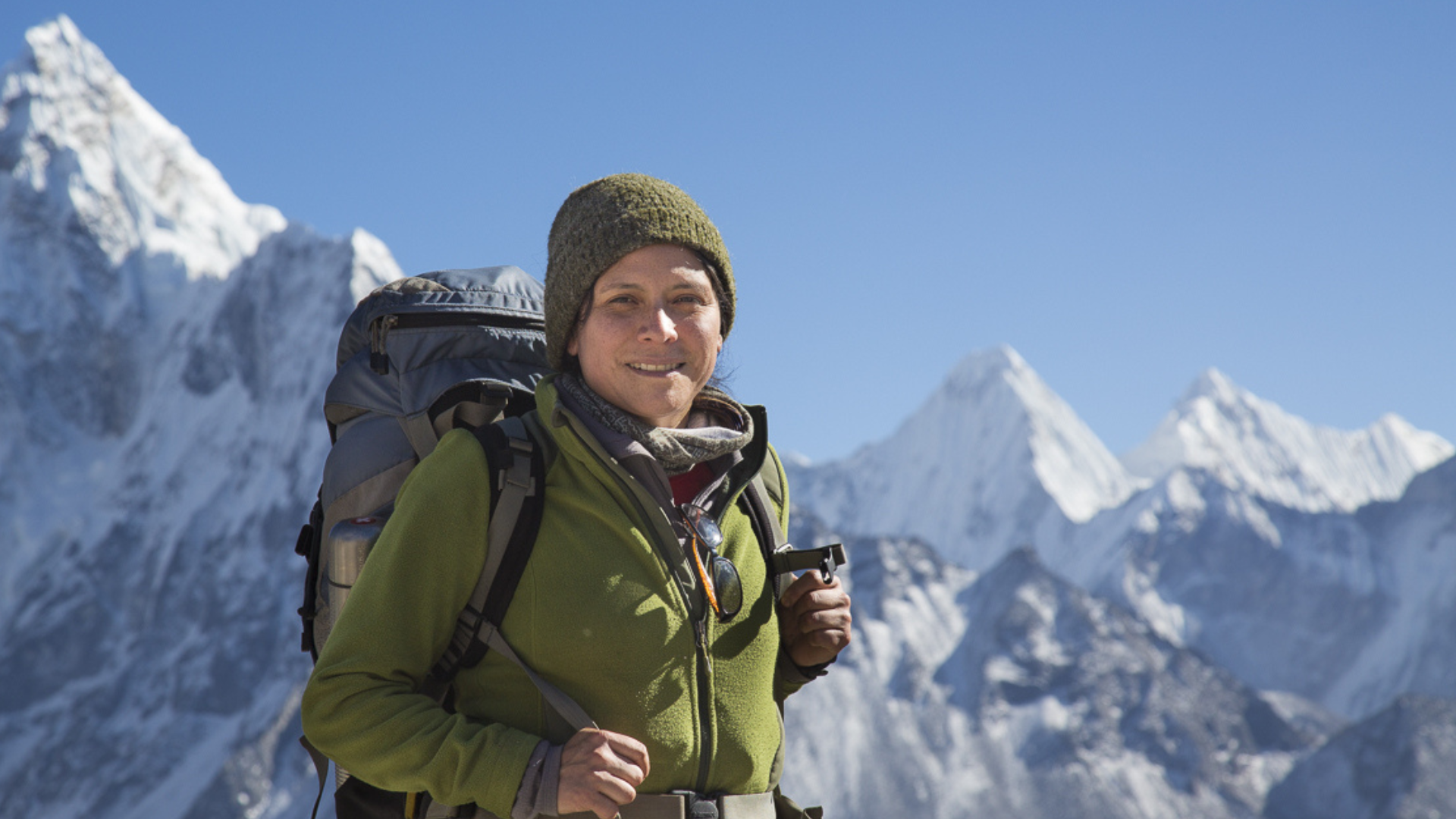 Alcoholismo y la muerte del ser que amaba: las otras montañas que la primera peruana lesbiana en tocar la cima del Everest tuvo que escalar