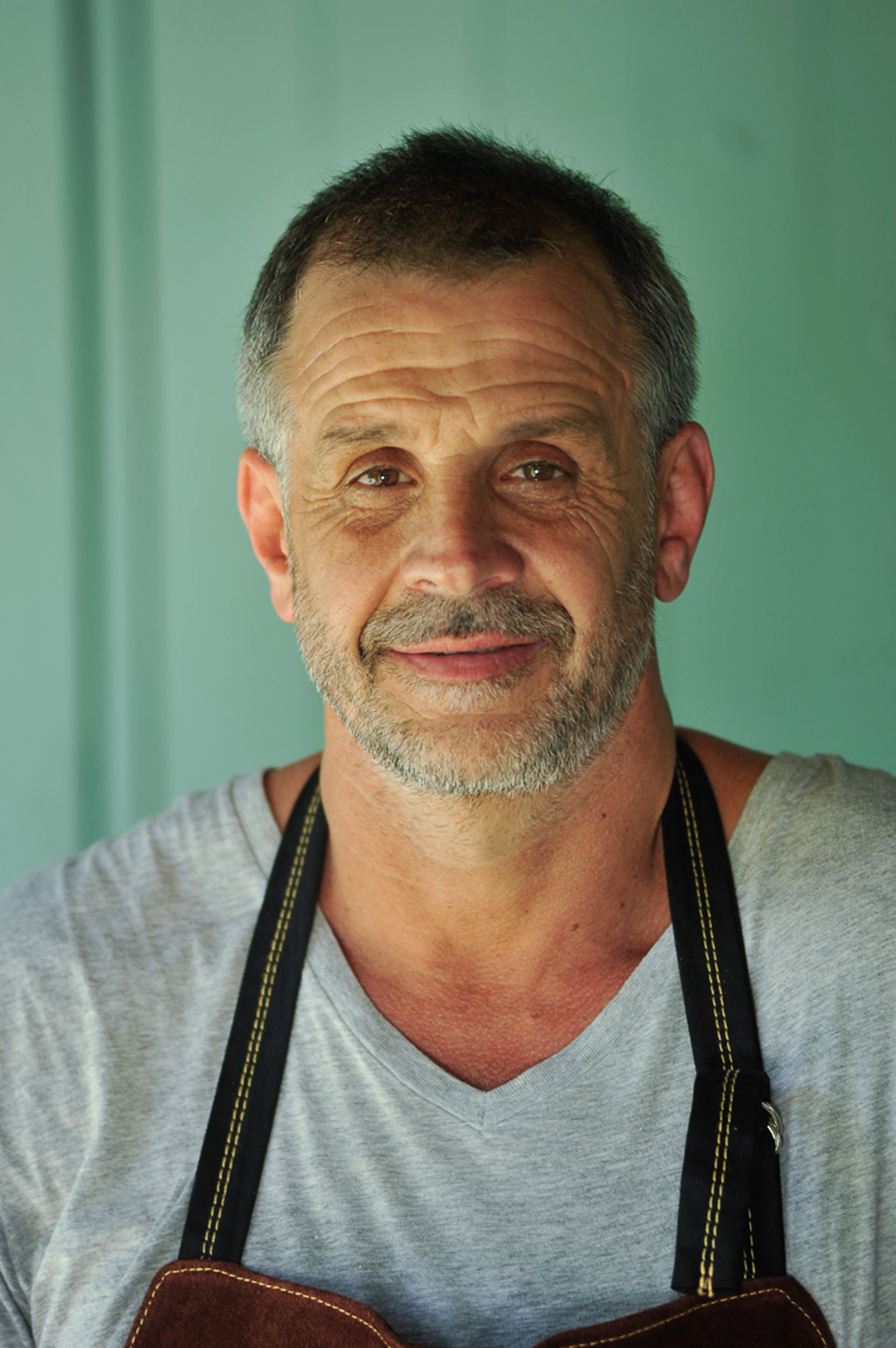 A sus 51 años, Christian Petersen se destaca en la cocina y en televisión