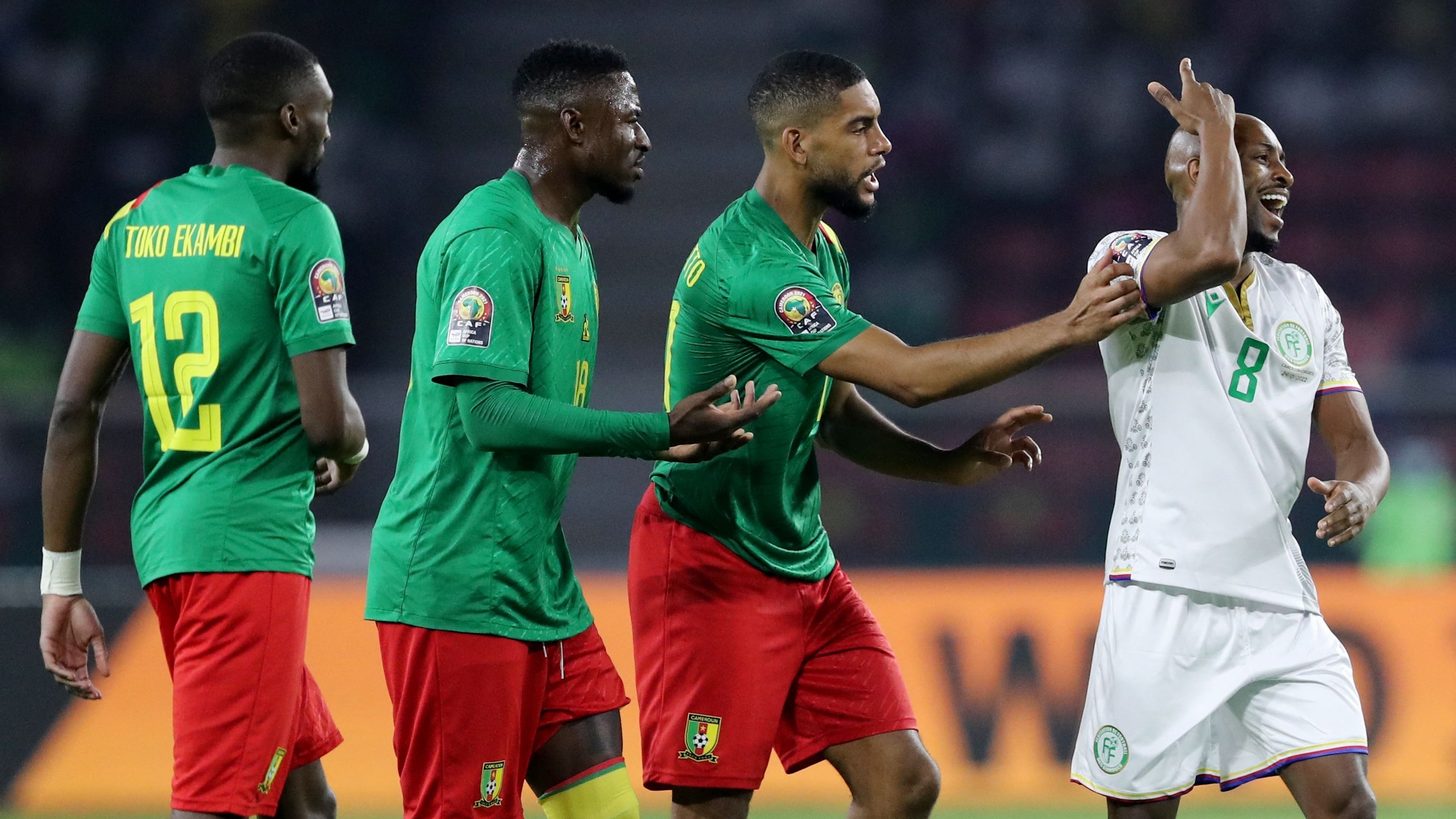 El increíble partido entre Camerún y Comoras en la Copa África: un jugador de campo como arquero, polémicas y un gol espectacular