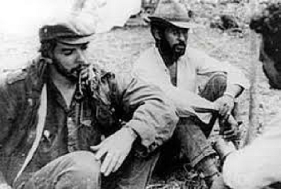 El Che y Harry "Pombo" Villegas, uno de los pocos guerrilleros que sobrevivió a la campaña boliviana