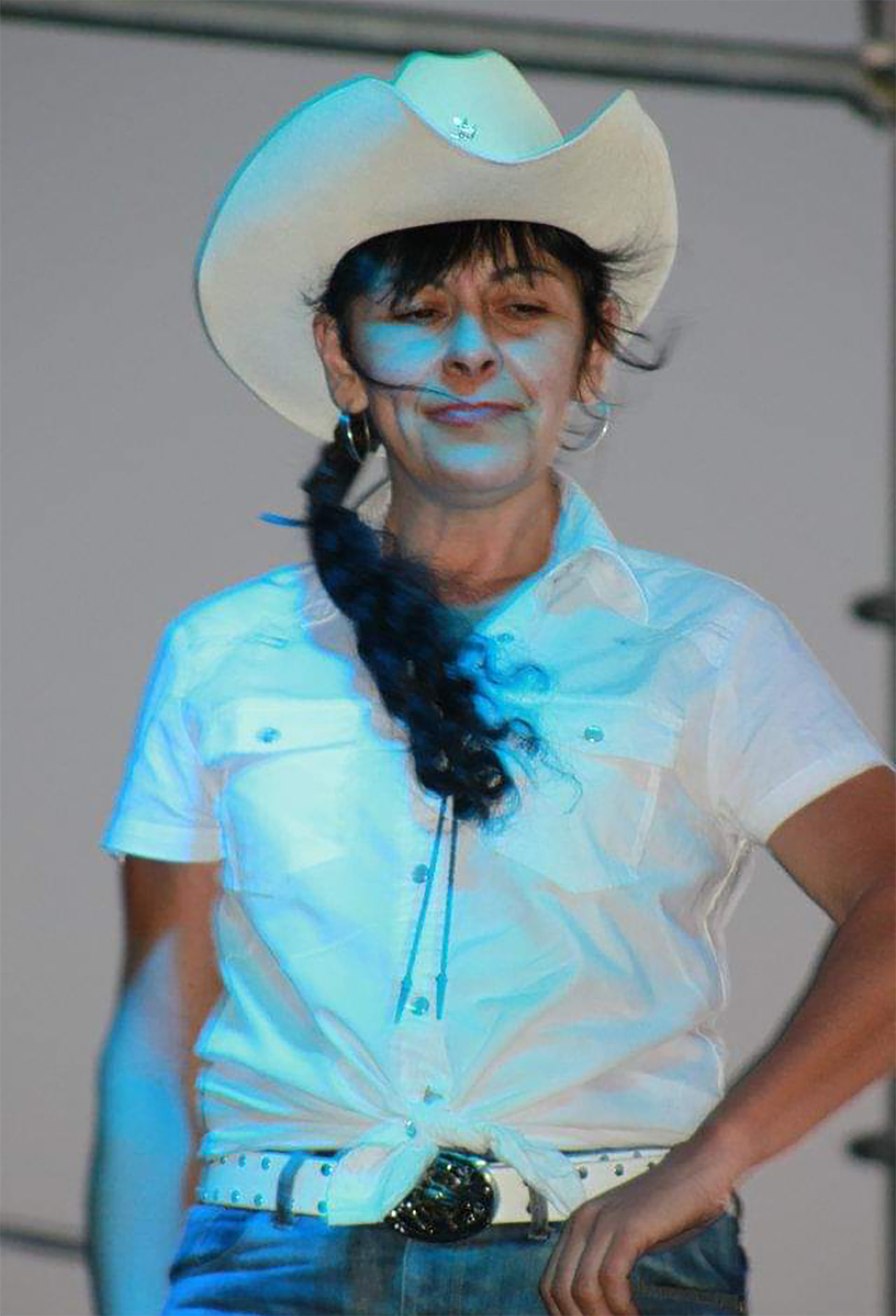 Botas texanas, un sombrero y clases en VHS: la cowgirl que abrió la primera  academia de baile country en el país - Infobae