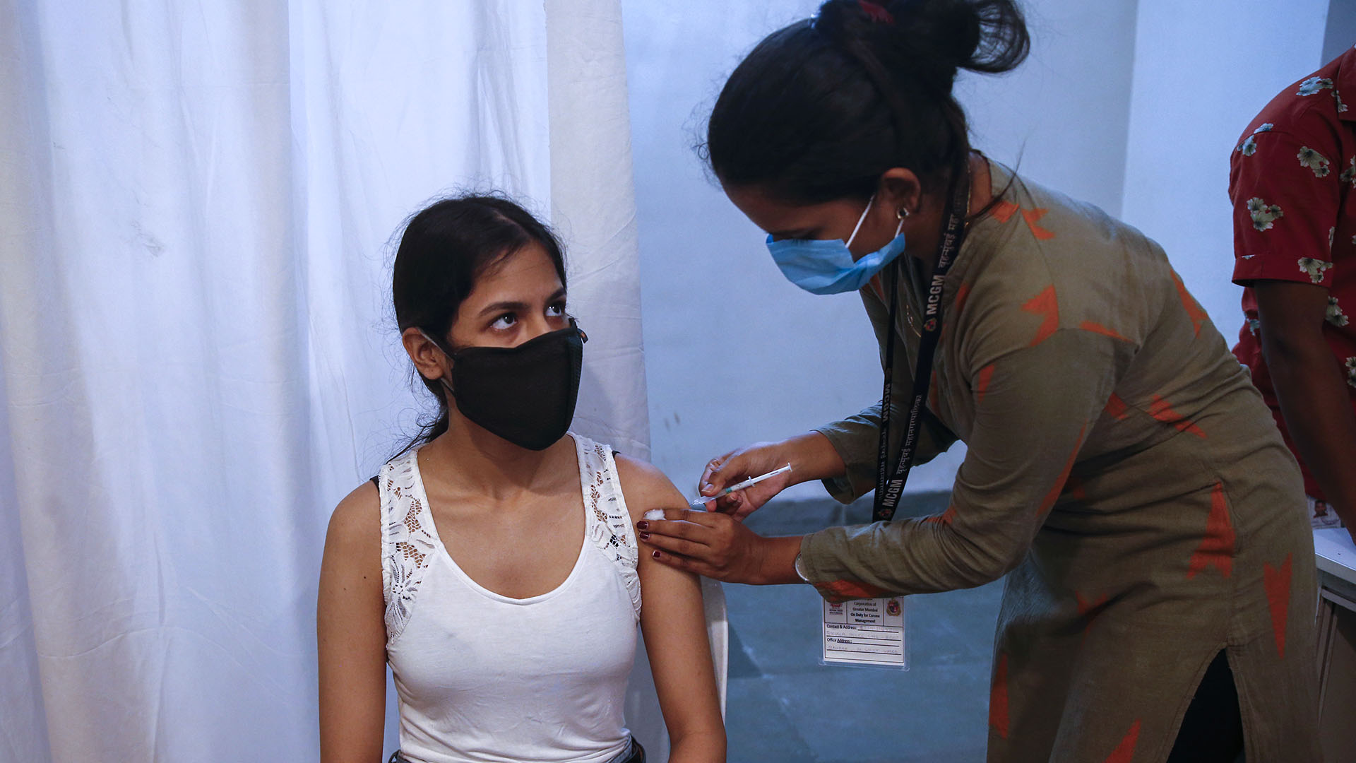 La inmunidad de esta vacuna se activa dos semanas después de recibir la segunda dosis. (AP Photo/Rafiq Maqbool)