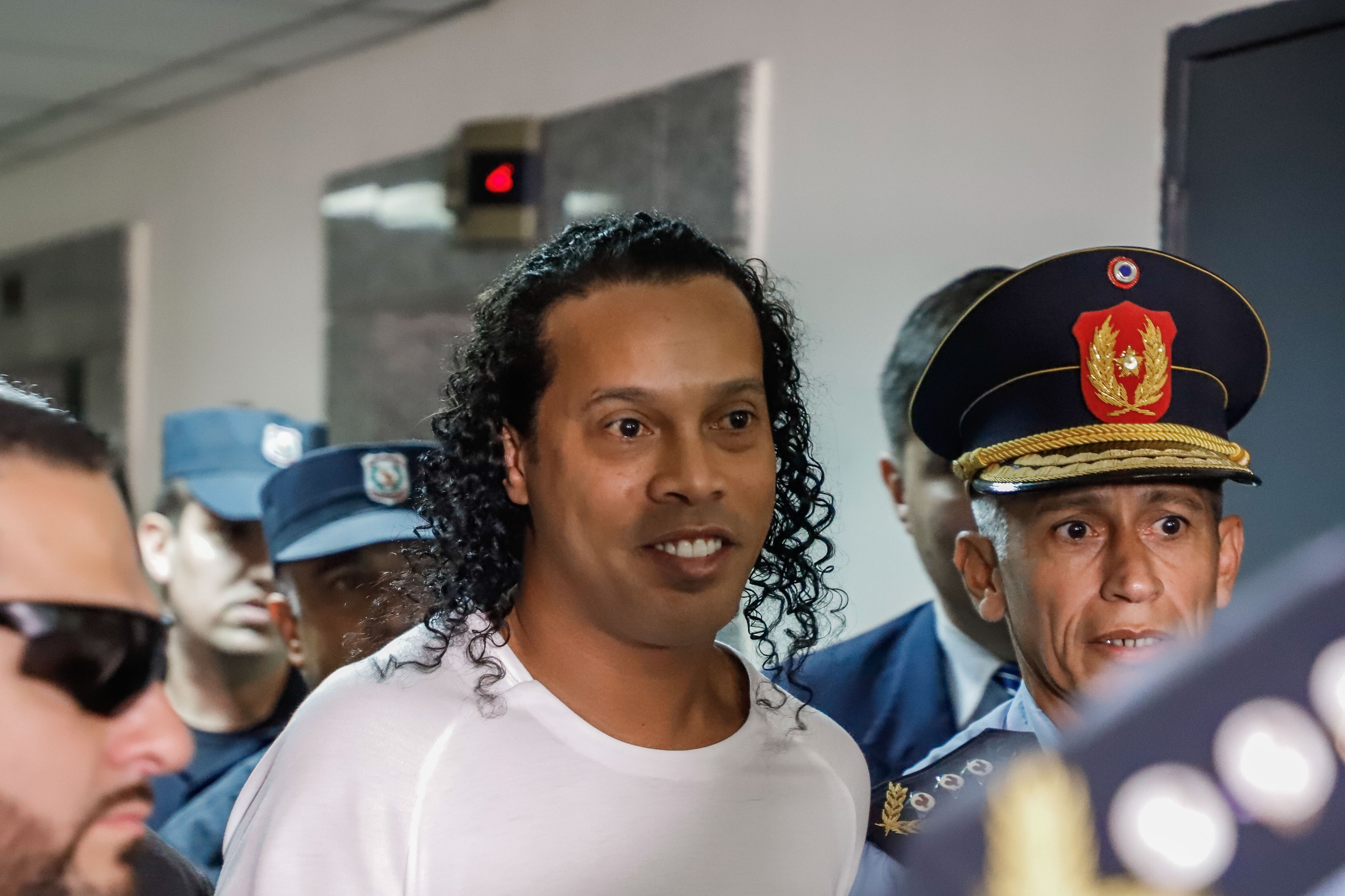 Ronaldinho y su hermano habían sido detenidos en marzo (EFE)