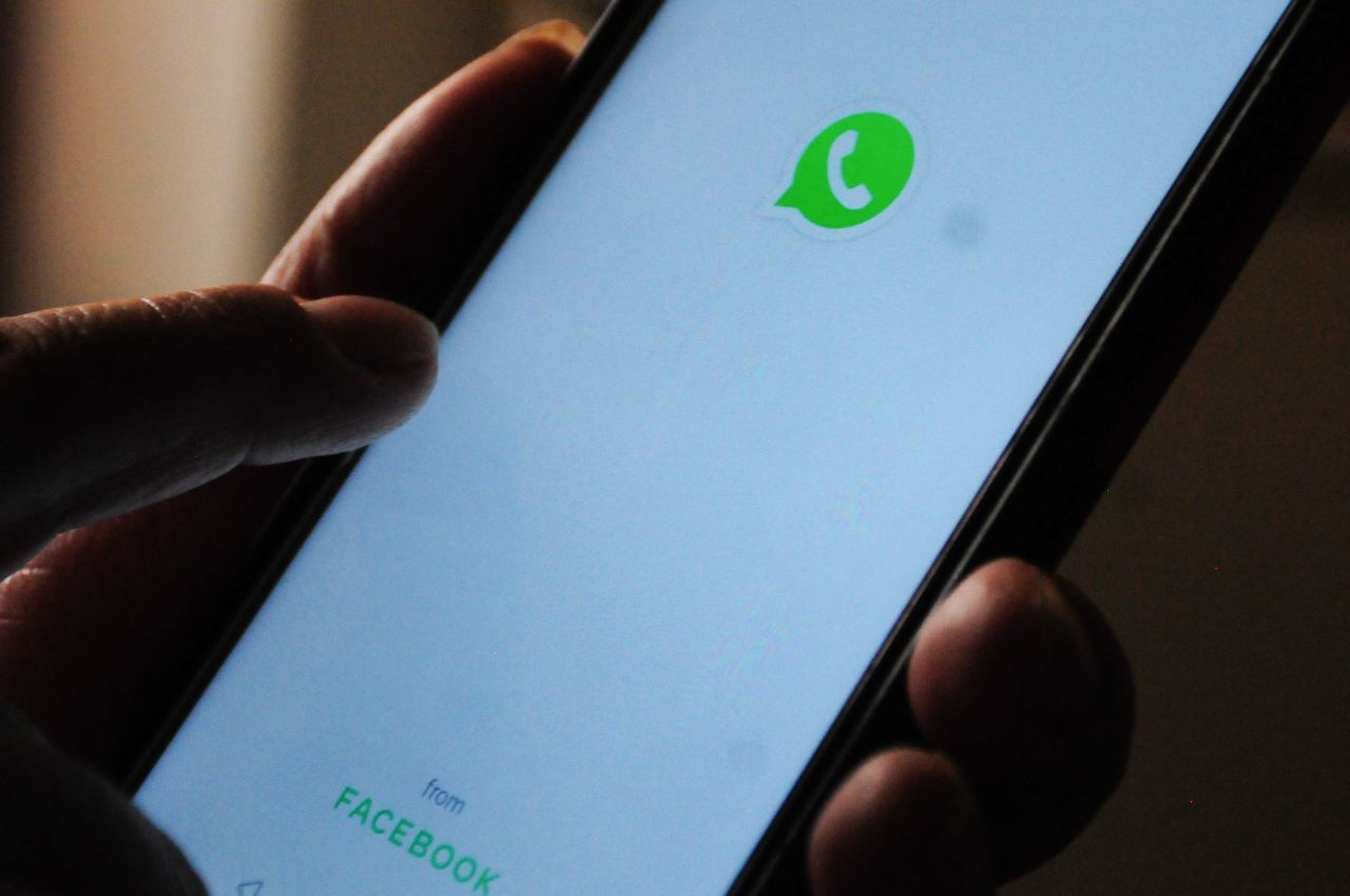 WhatsApp y más privacidad: dejará ocultar el número de teléfono en los chat