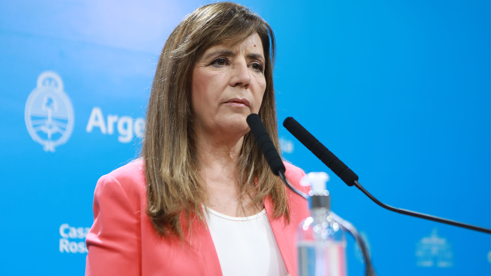 La Portavoz del Gobierno, Gabriela Cerruti, anunció ayer un bono para los jubilados (Presidencia)