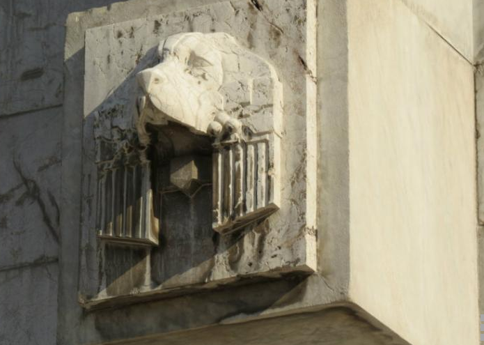 El secreto de la mascota inmortalizada en el Palacio de Bellas Artes por  Adamo Boari - Infobae