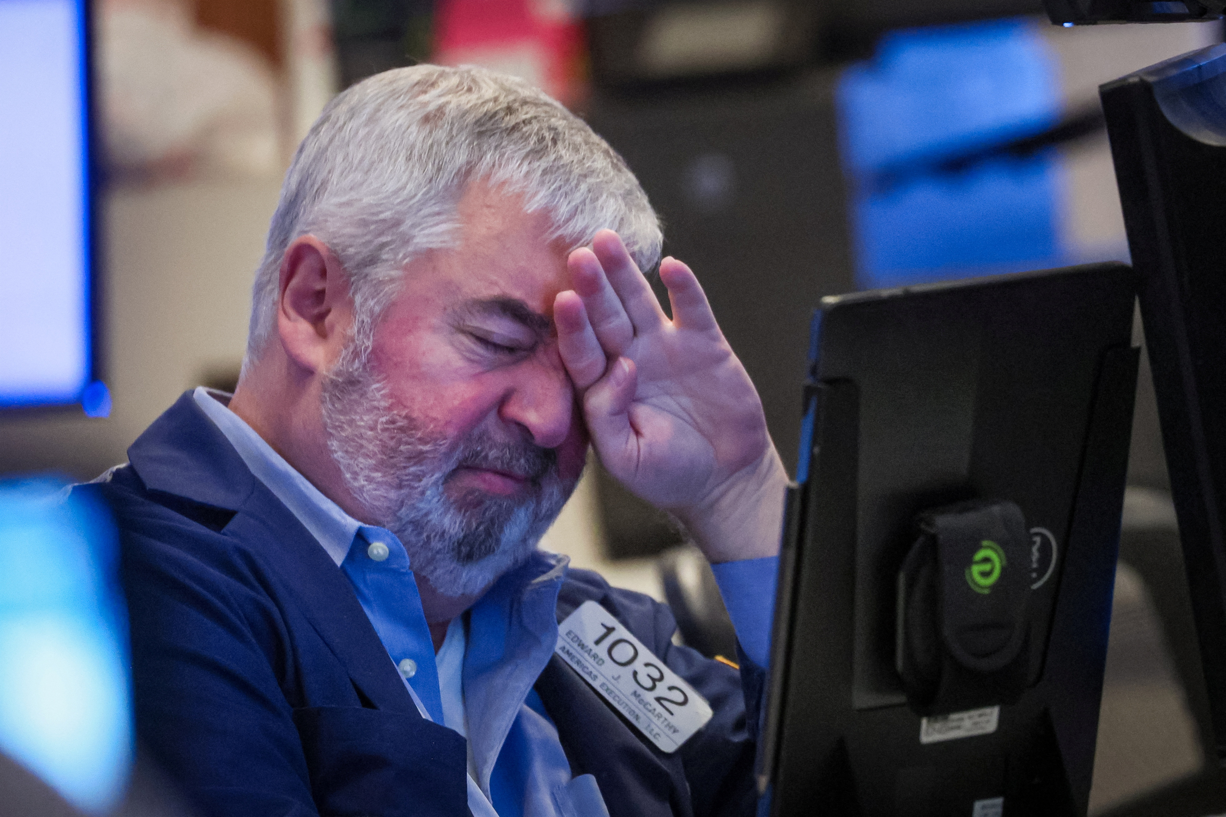 Semana financiera: una tormenta perfecta hizo caer a las acciones y los bonos