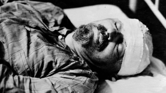 Un joven stalinista, el amor fingido por una mujer y un pico clavado en el cráneo: el brutal asesinato de Trotsky
