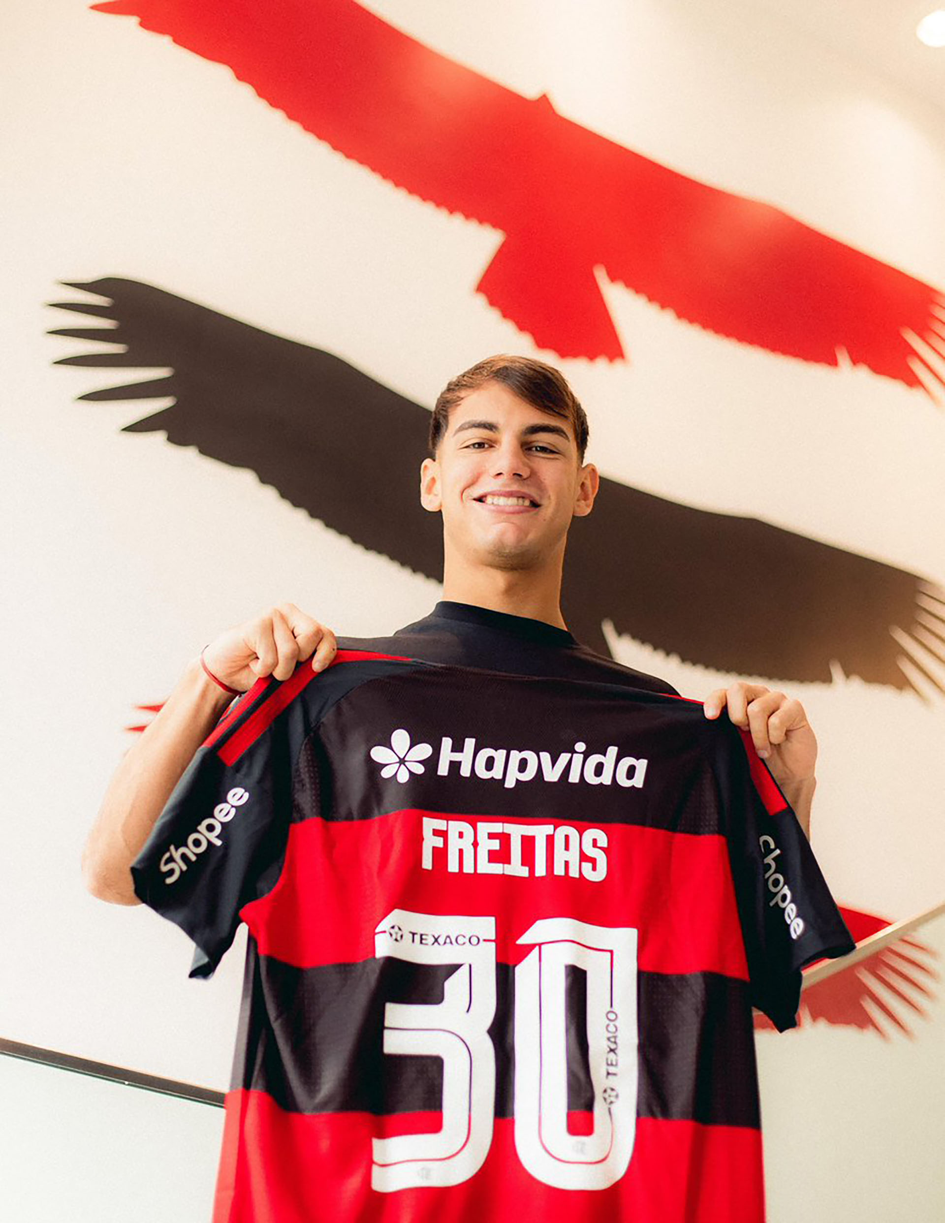 La presentaci&oacute;n de Joaqu&iacute;n Freitas en Flamengo tras dejar River Plate: 