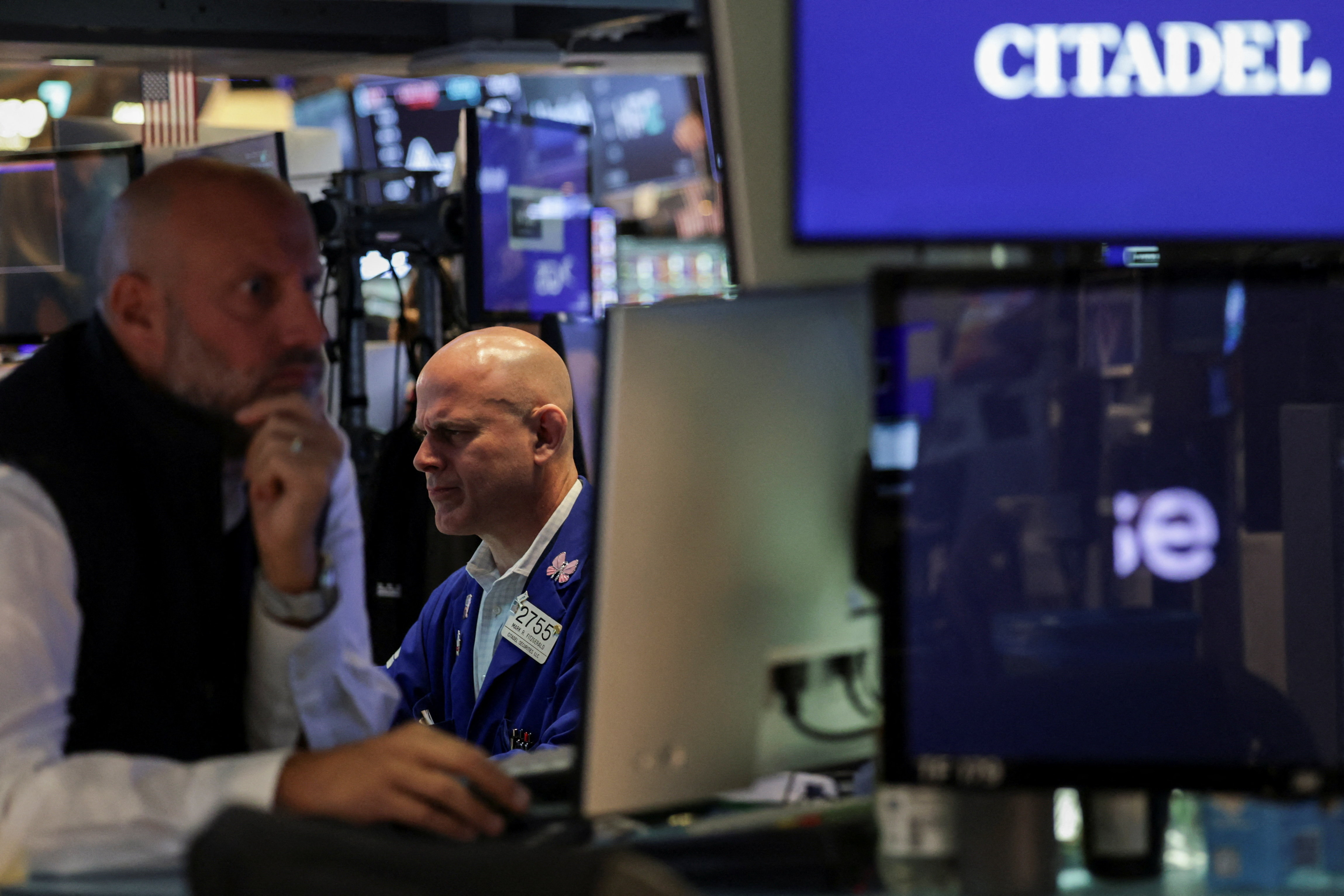 Jornada financiera: las acciones ganaron hasta 11% en Wall Street, subieron los bonos y volvió a caer el riesgo país