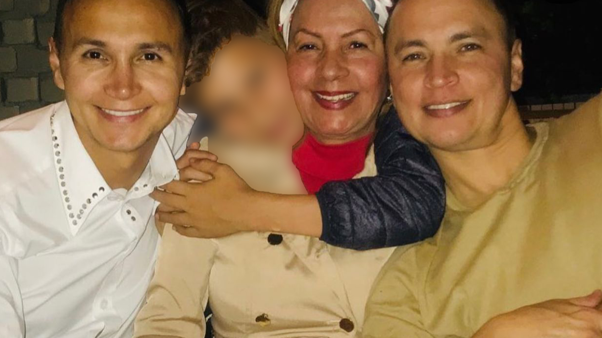 En la imagen, Mauricio Leal, su madre, Marleny Hernández, y su hermano, Jhonier Leal. Foto: Instagram Mauricio Leal