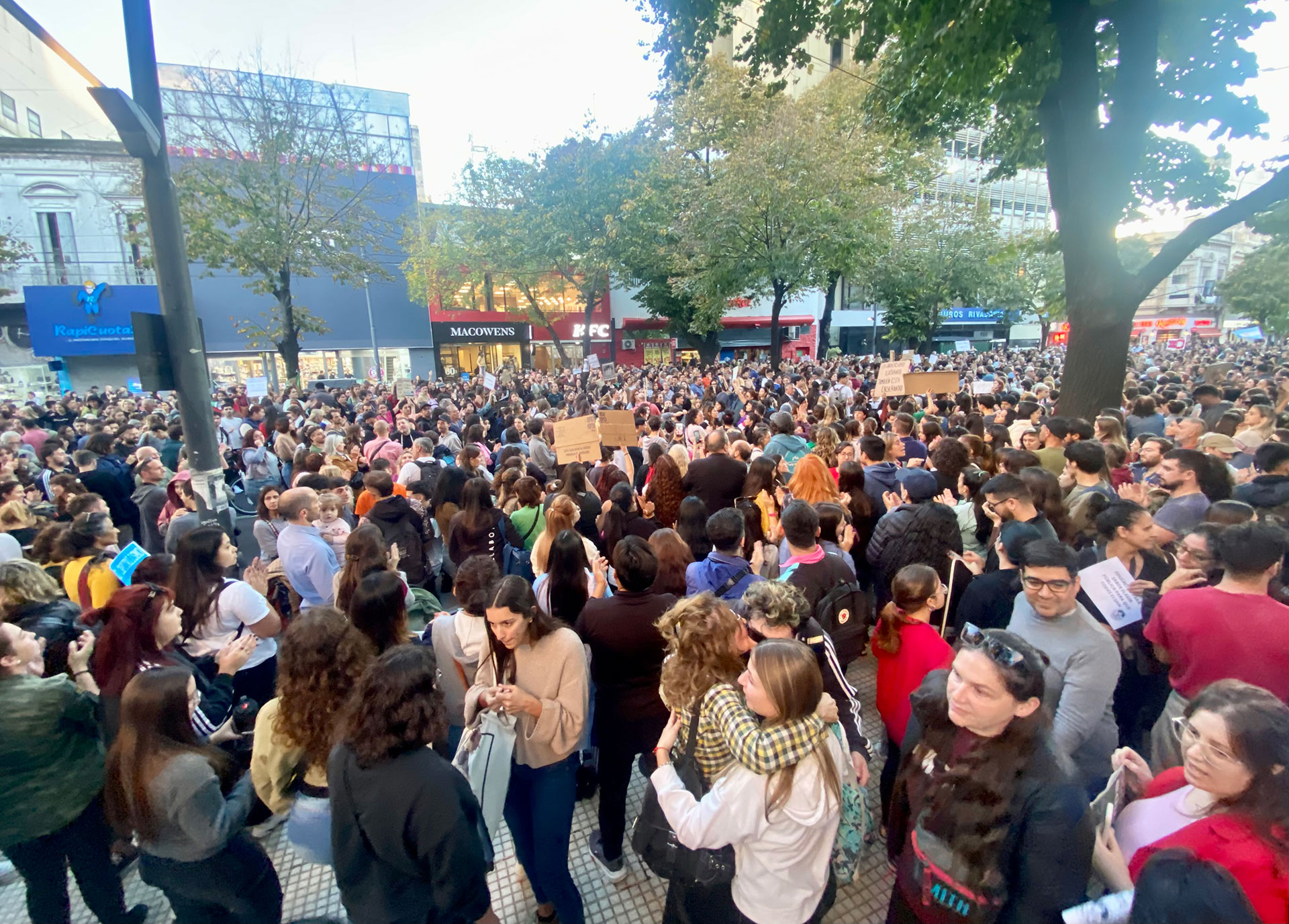 El oficialismo intenta apaciguar el impacto de la marcha universitaria, que  anticipan que será multitudinaria - Infobae