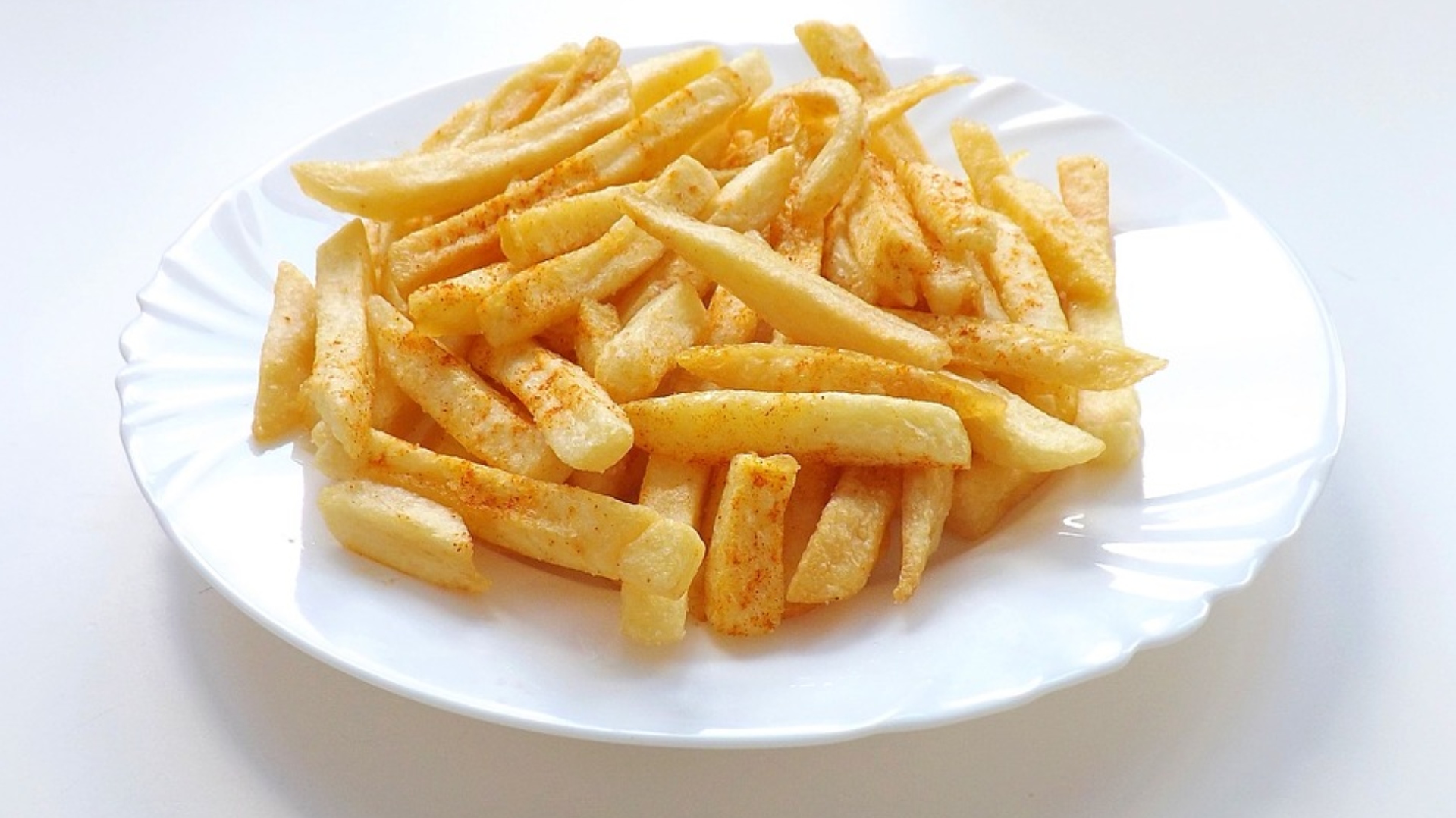 El consumo mundial de papas fritas es elevadísimo, sólo por aportar unos datos, se estima que los estadounidenses comen 13 kilos por persona por año (Pixabay)