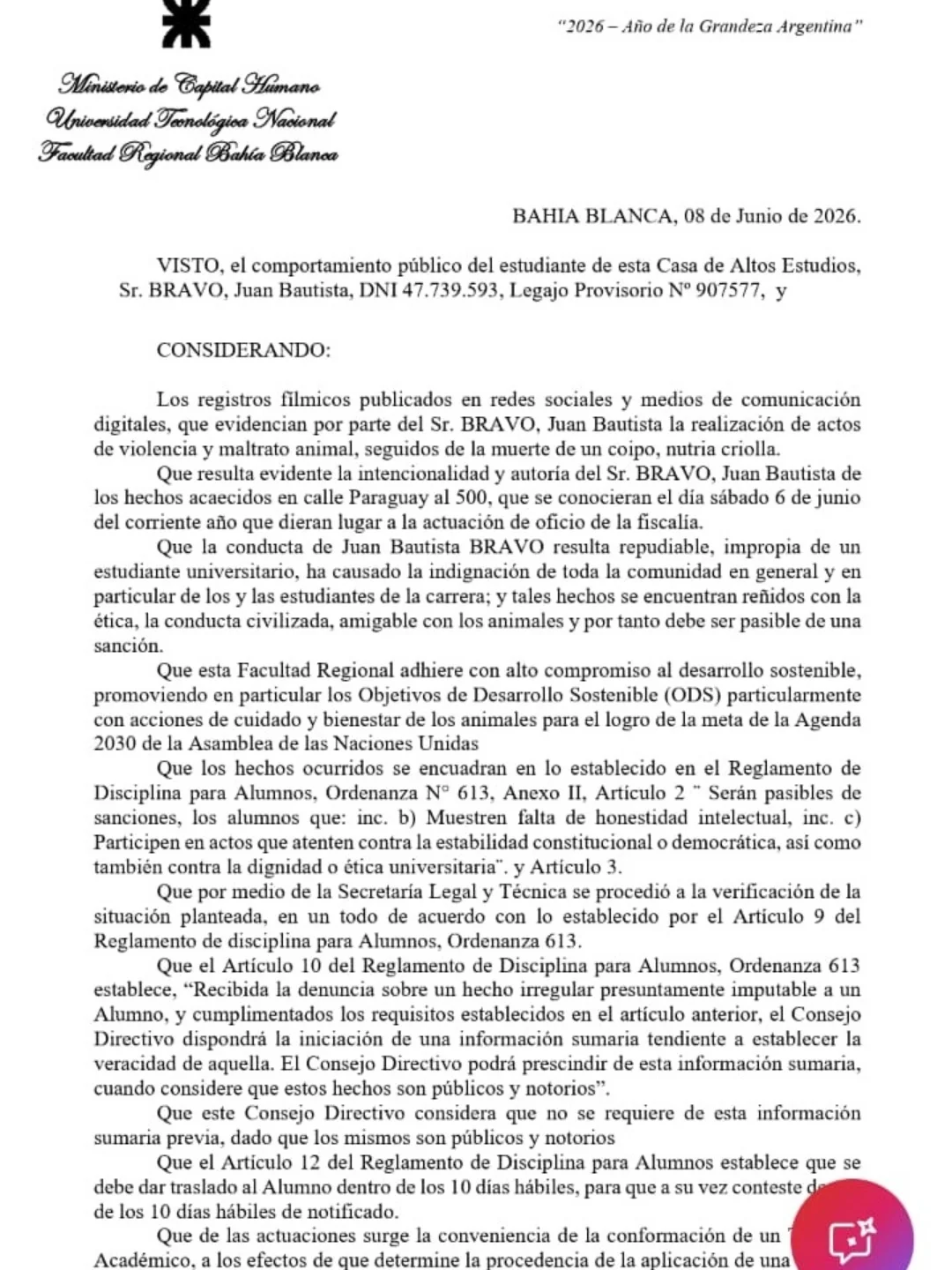 Uno de los j&oacute;venes que mat&oacute; a patadas a una nutria fue suspendido de la facultad y le har&aacute;n un juicio acad&eacute;mico