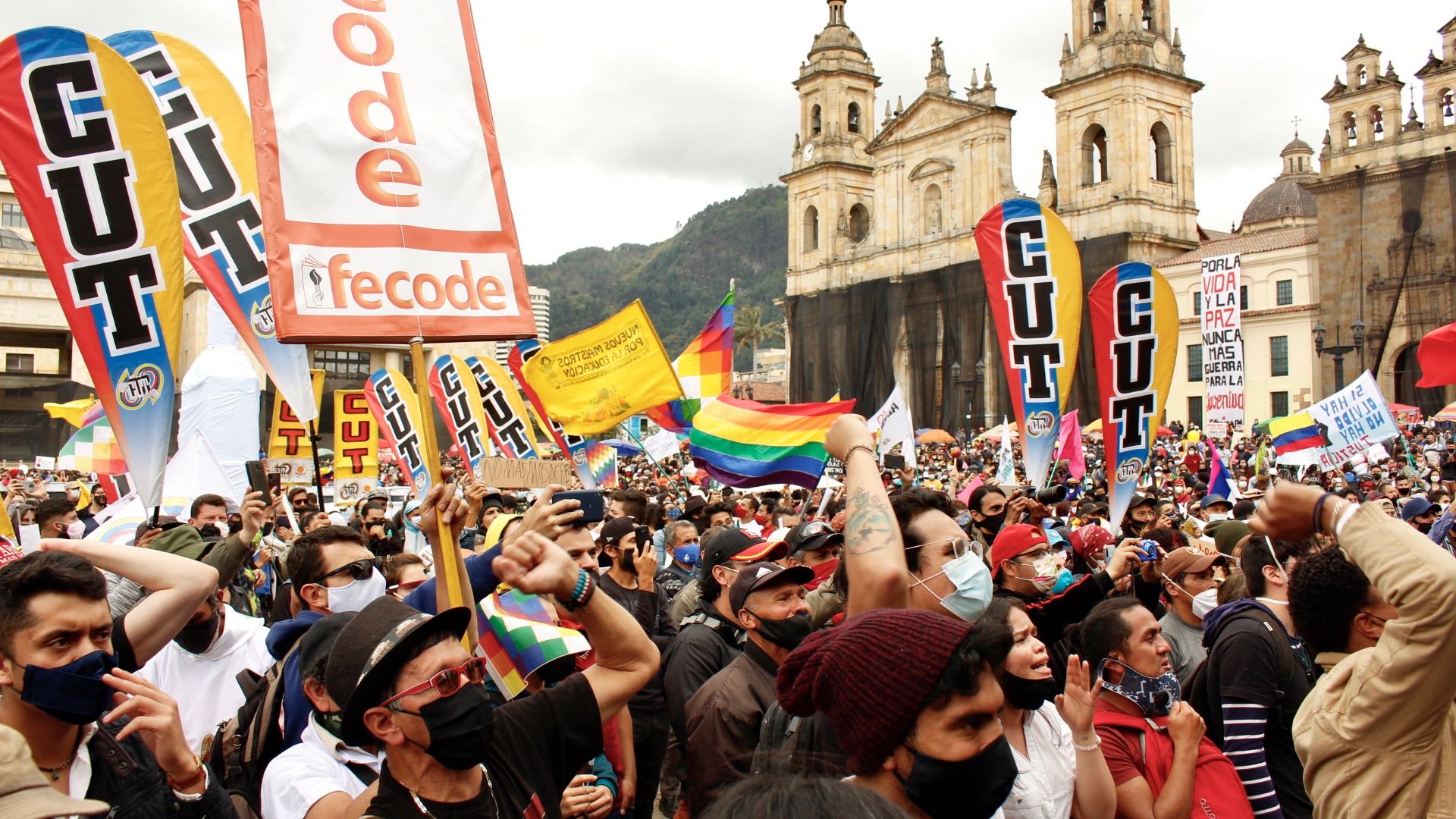 Profesores protestaron contra las políticas del Gobierno Nacional en el paro nacional del pasado 21 de octubre, convocado por Fecode. Foto: María José Cogollo/Infobae.