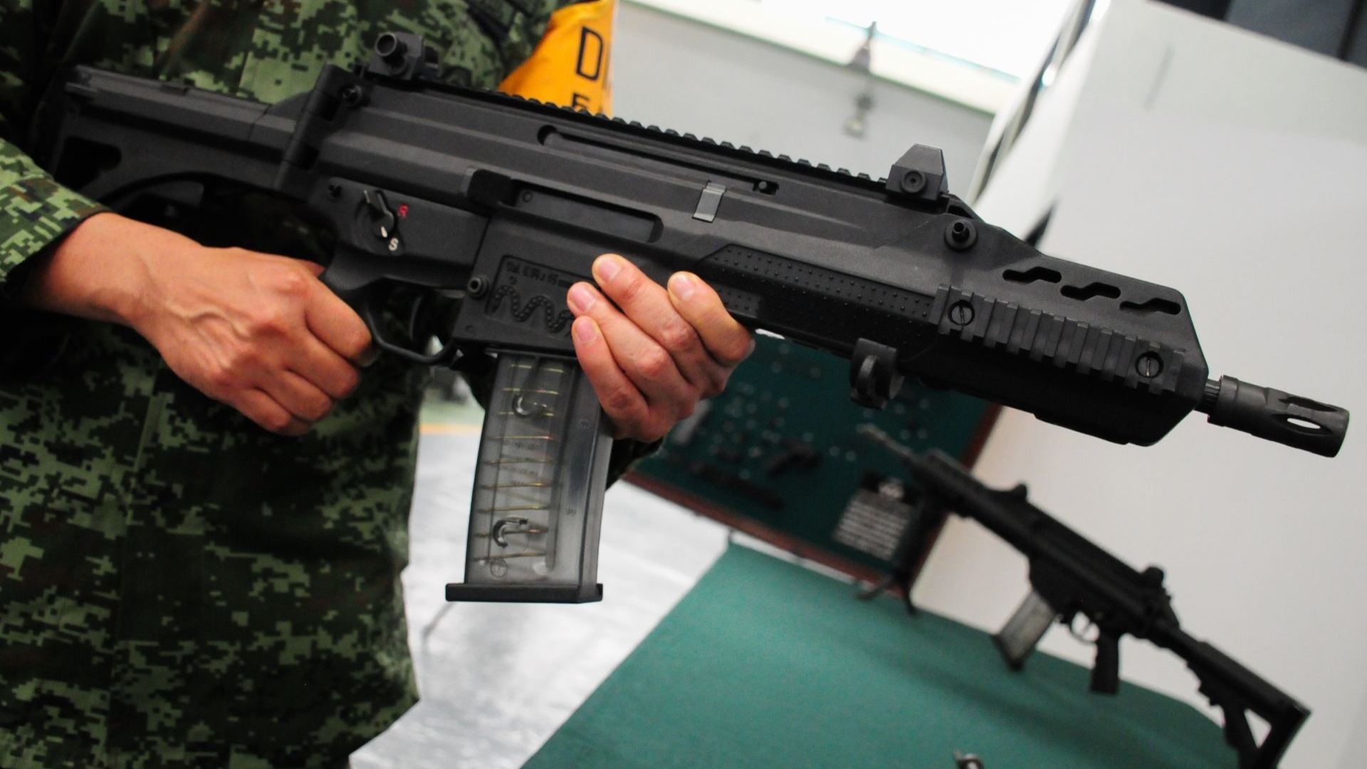 El fusil Xiuhcóatl FX-05 es el arma insignia de la Sedena 
(Foto: Cuartoscuro)