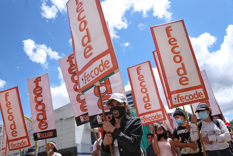 Manifestación de la Federación Nacional de Trabajadores de la Educación (FECODE). Foto Camila Díaz -  Colprensa.