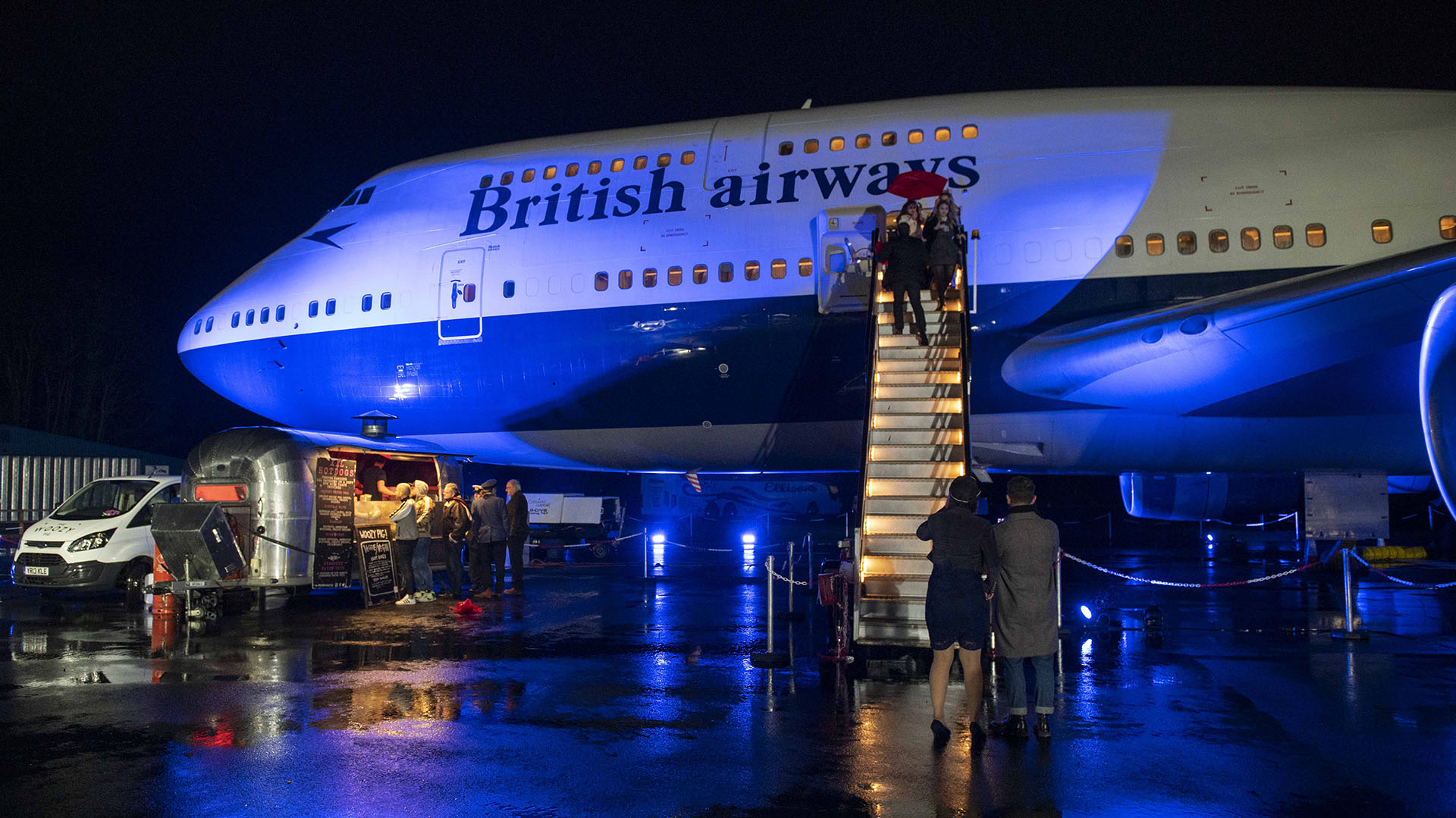 How's A Plane That Cost US1.35 And Turned Out To Be A Beautiful Ballroom