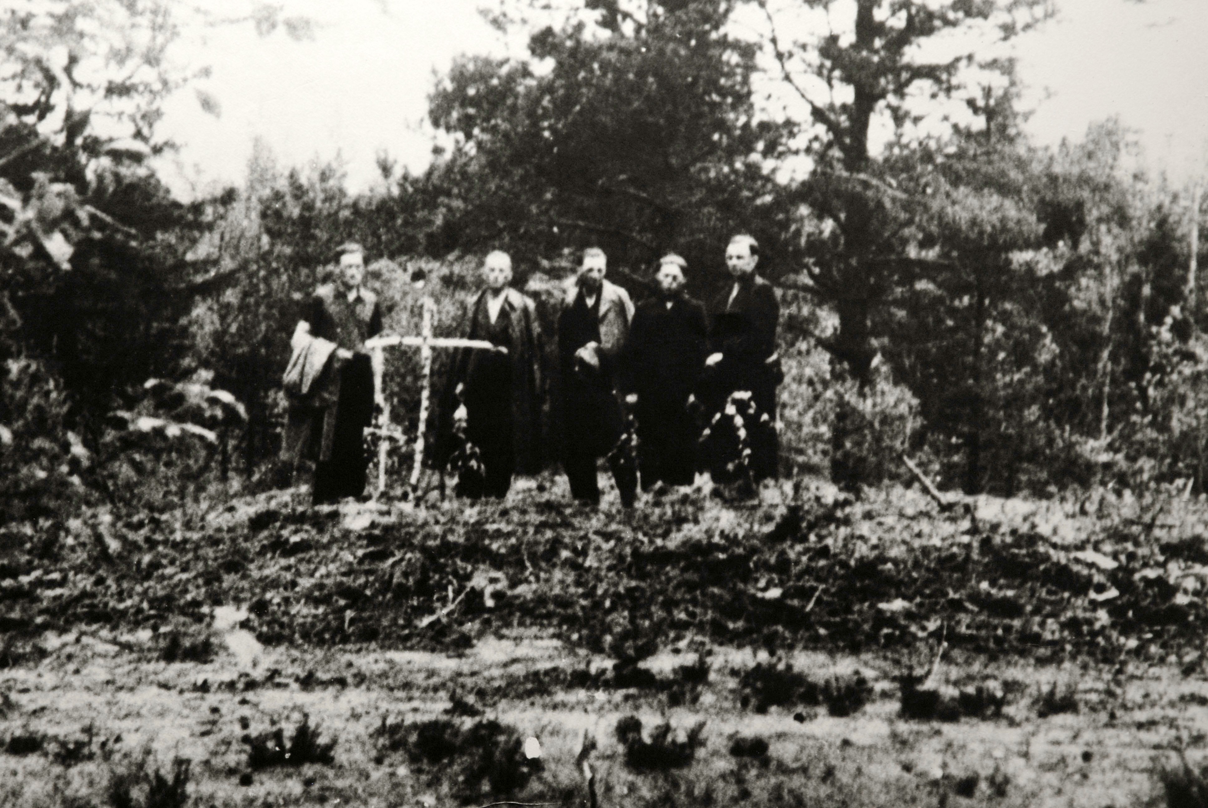La masacre del bosque de Katyn, el atroz secreto de Stalin que fue  descubierto por una manada de lobos - Infobae