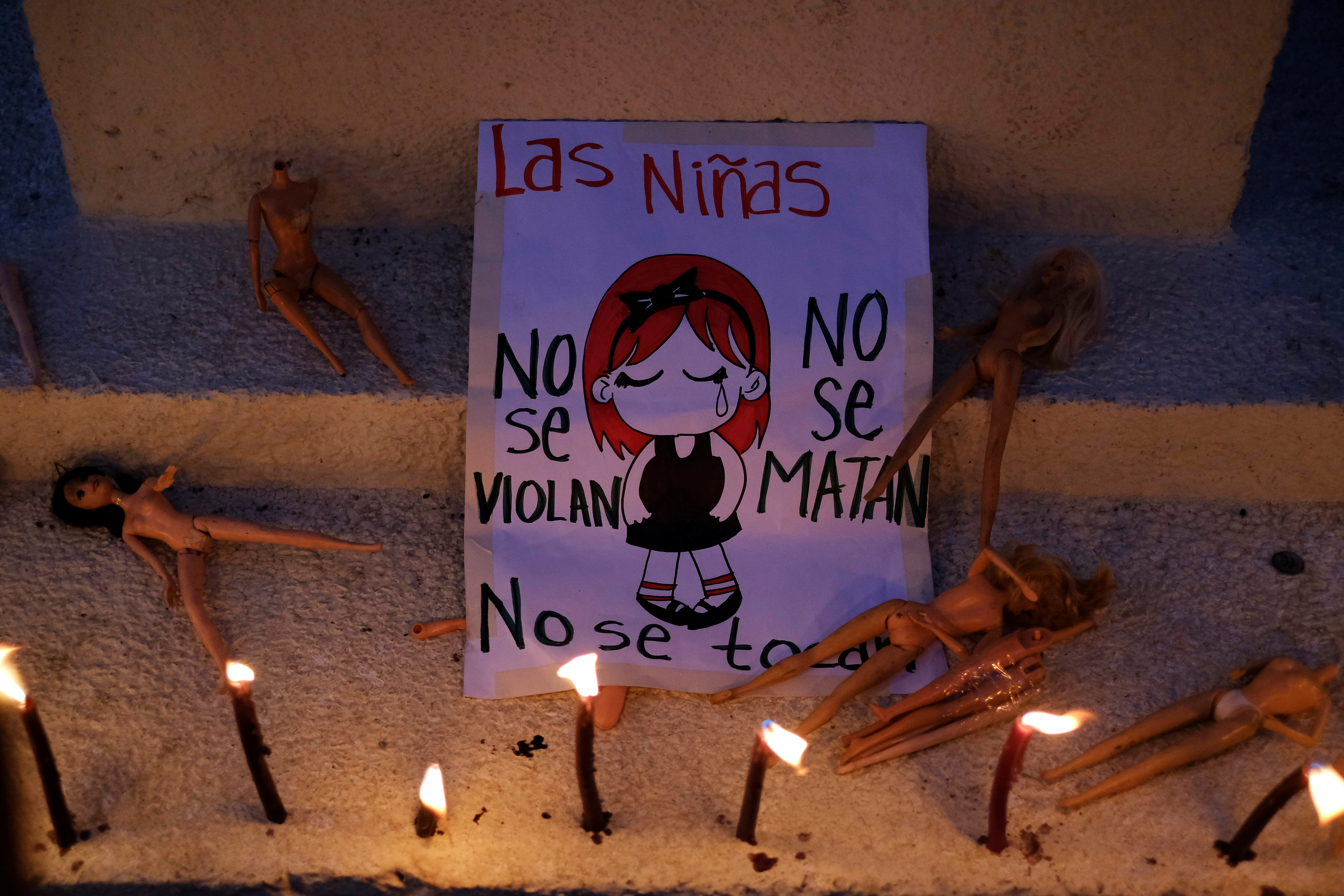 Dolls are seen during a protest in memory of Fátima Cecilia Aldrighett, whose body was discovered inside a plastic bag in CDMX (Photo: Reuters)
