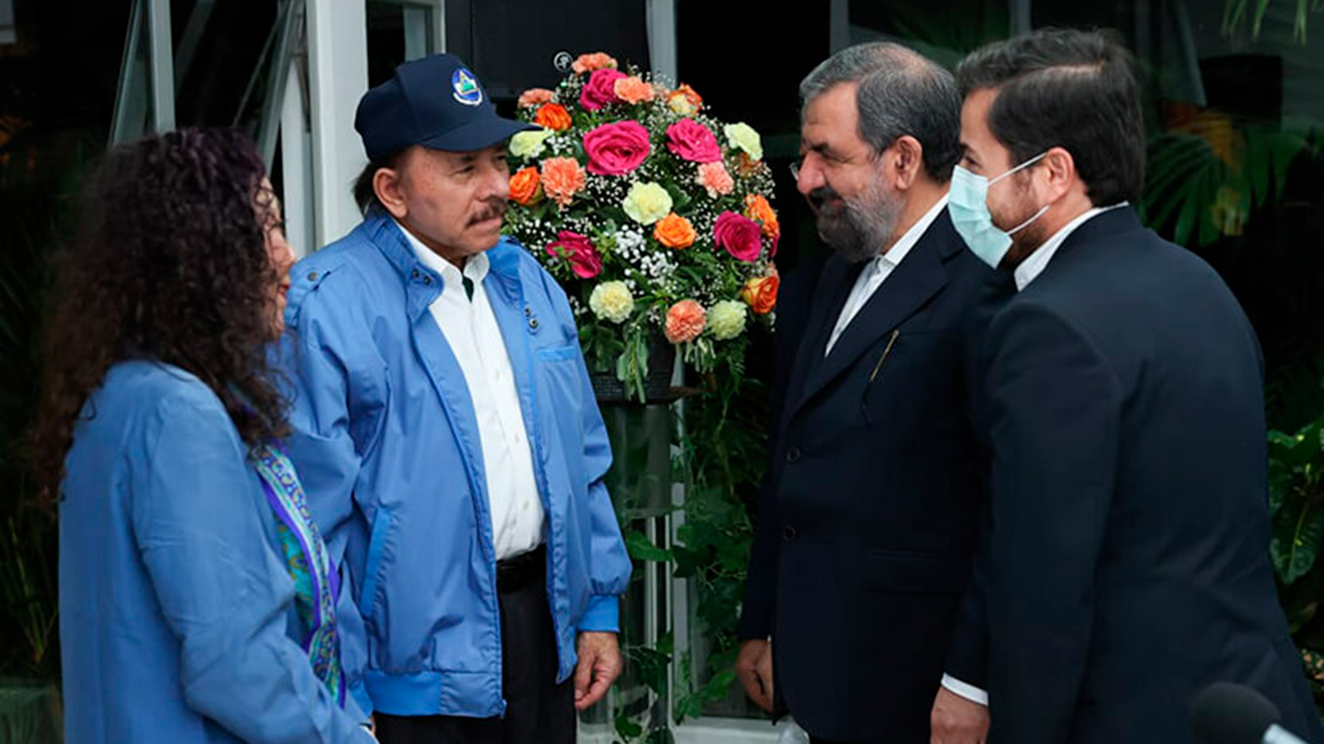 El dictador de Nicaragua Daniel Ortega junto con el  terrorista iraní Nohsen Razai 