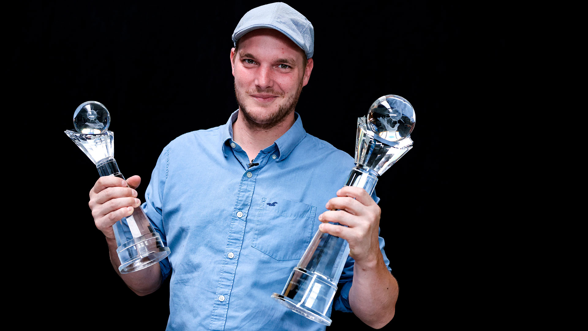 Belgian Illusionist Laurent Piron Wins With His World Champion Trophies In Quebec (Kenzo Triboulard/Afp)