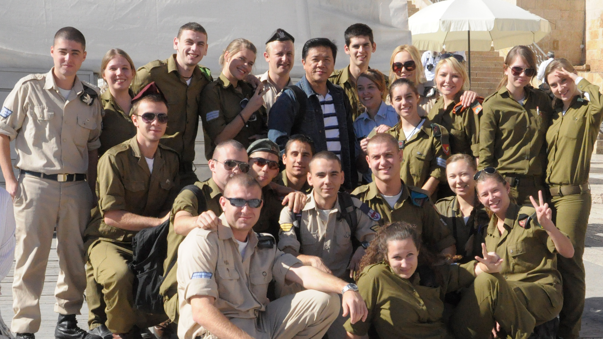 Los jóvenes israelíes salen del colegio, ingresan al servicio militar y el entrenamiento y preparación que reciben les permite insertarse en el mundo productivo (Fernando Calzada)
