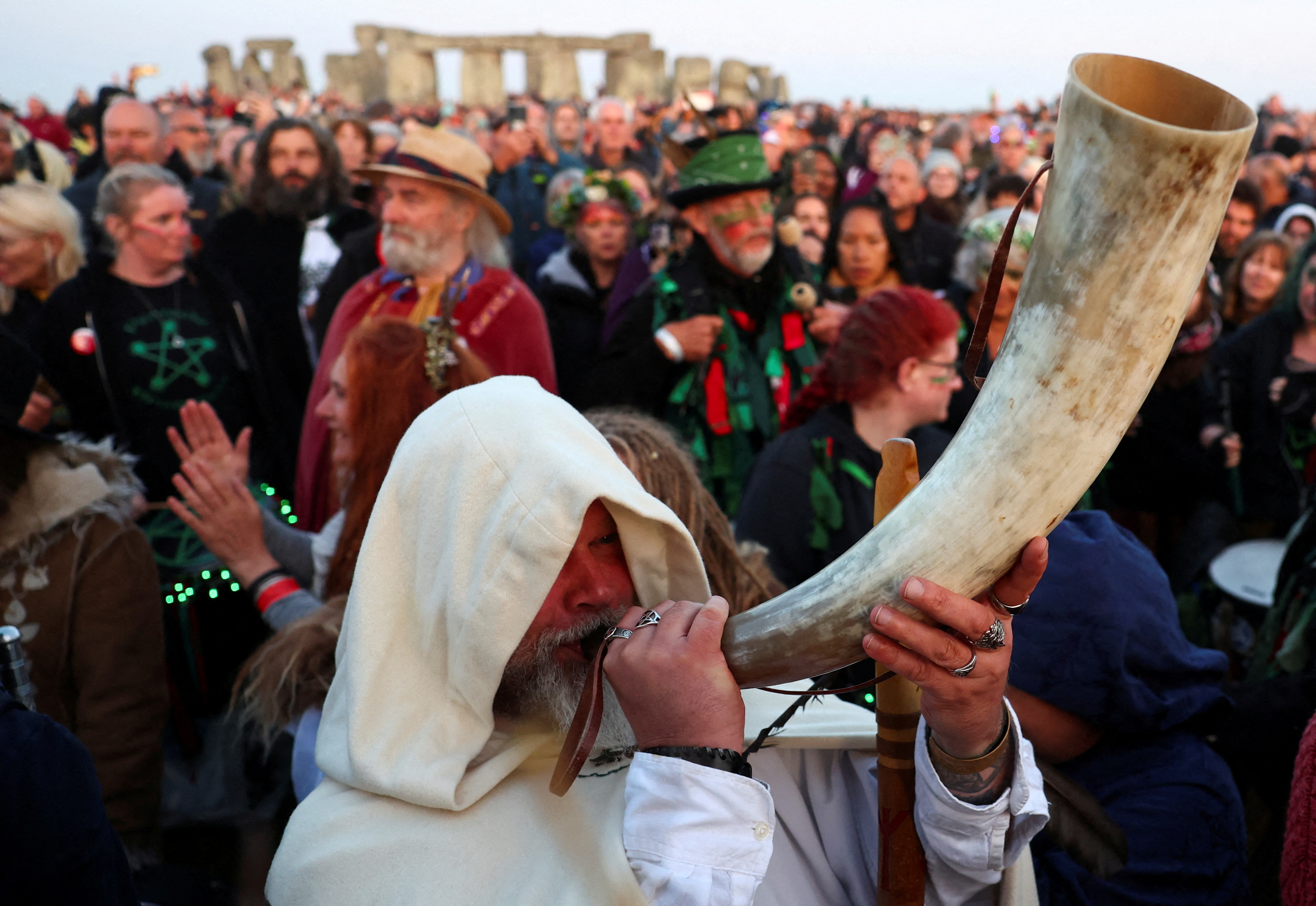 El solsticio de verano en Stonehenge comenzó a las 19:00 del martes y duraba hasta las 8:00 de la mañana del miércoles. 