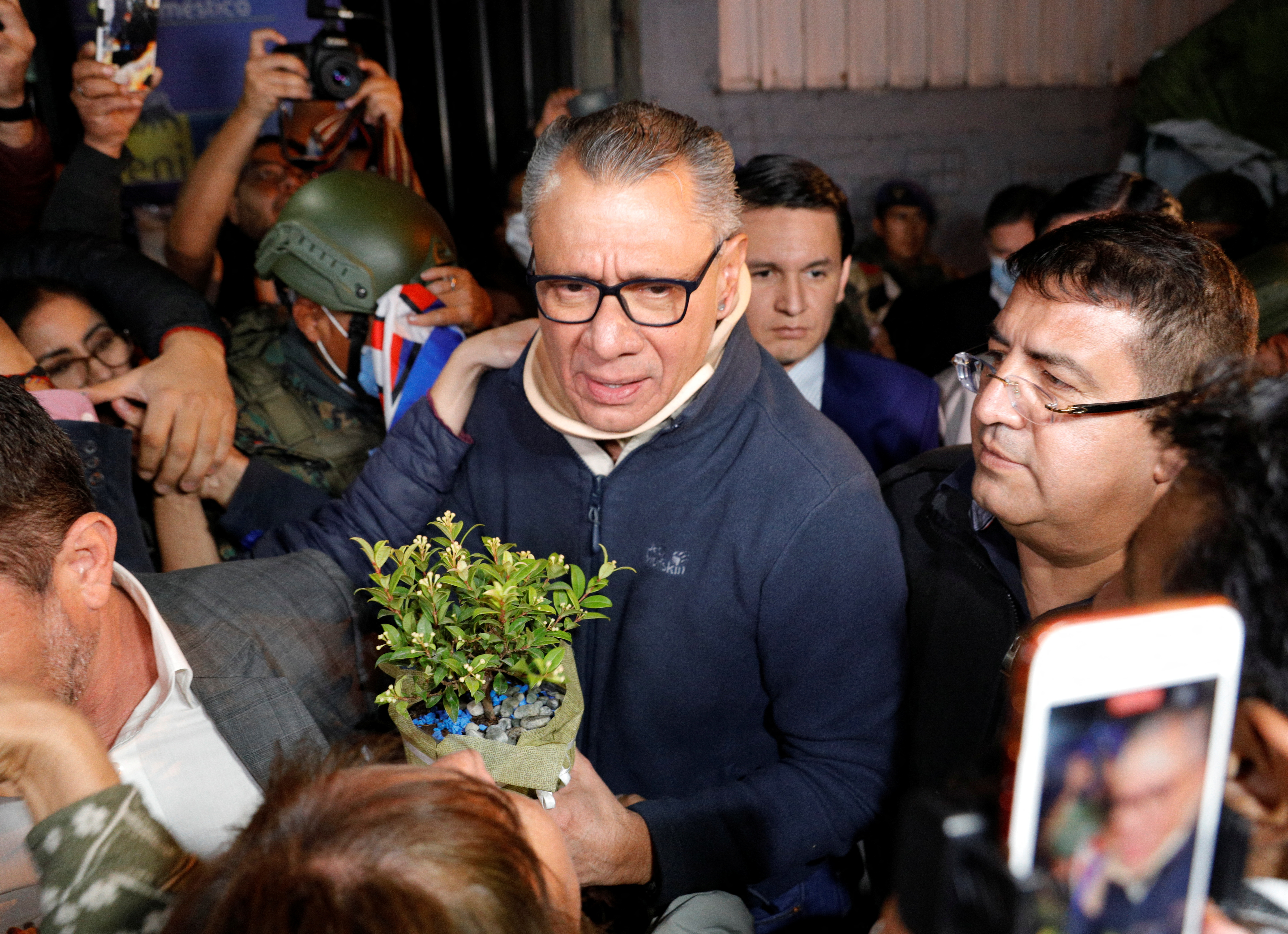 Según la Fiscalía, el juez no tenía competencia para conceder un habeas corpus a Jorge Glas, que se encontraba encarcelado en Quito, alegando que un tribunal de Manabí no puede emitir una sentencia sobre otra provincia. (REUTERS)