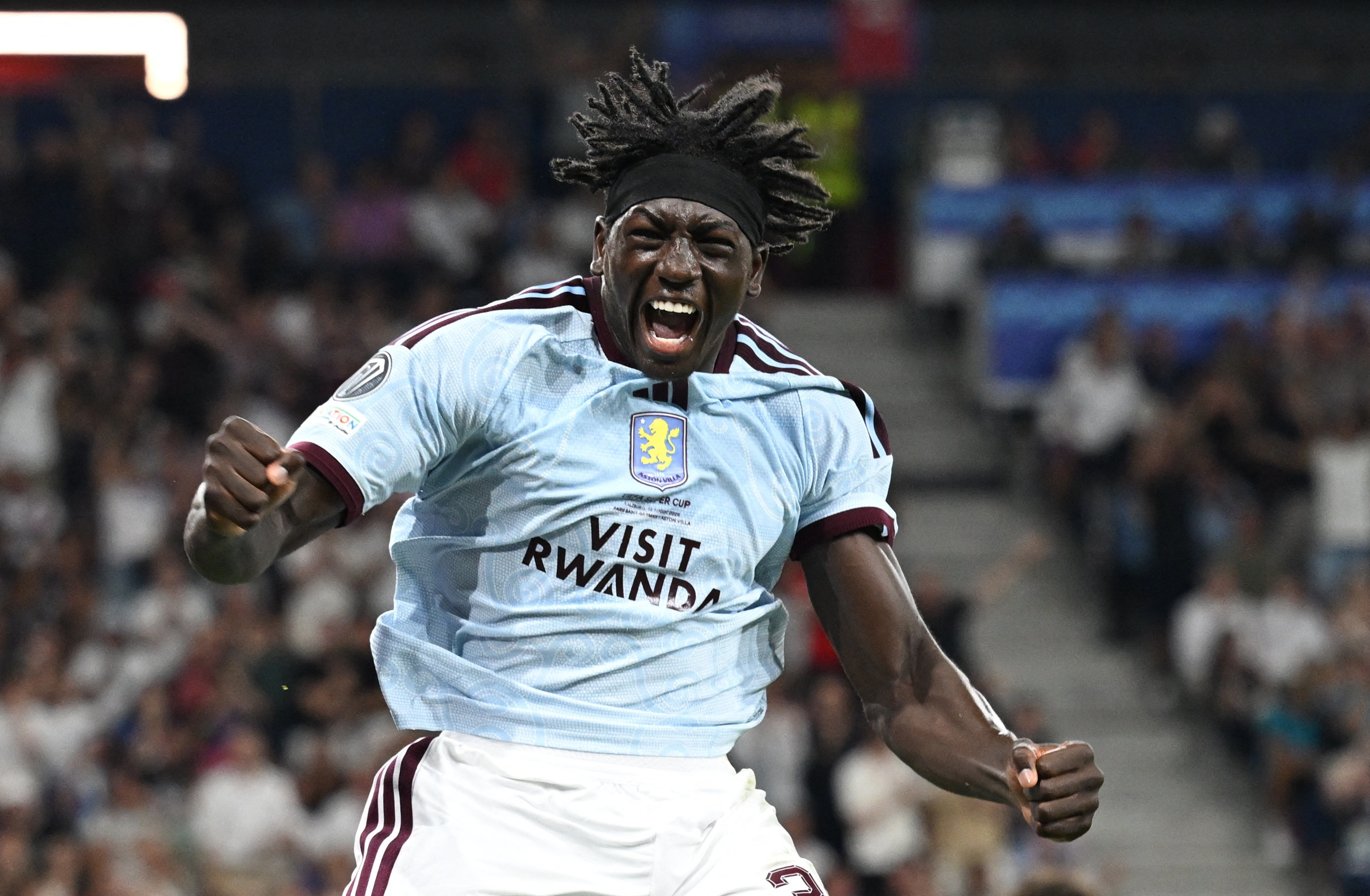 La historia de Brian Madjo, el goleador r&eacute;cord de 17 a&ntilde;os y 1,93 de altura que juega en Aston Villa y podr&iacute;a representar a tres pa&iacute;ses