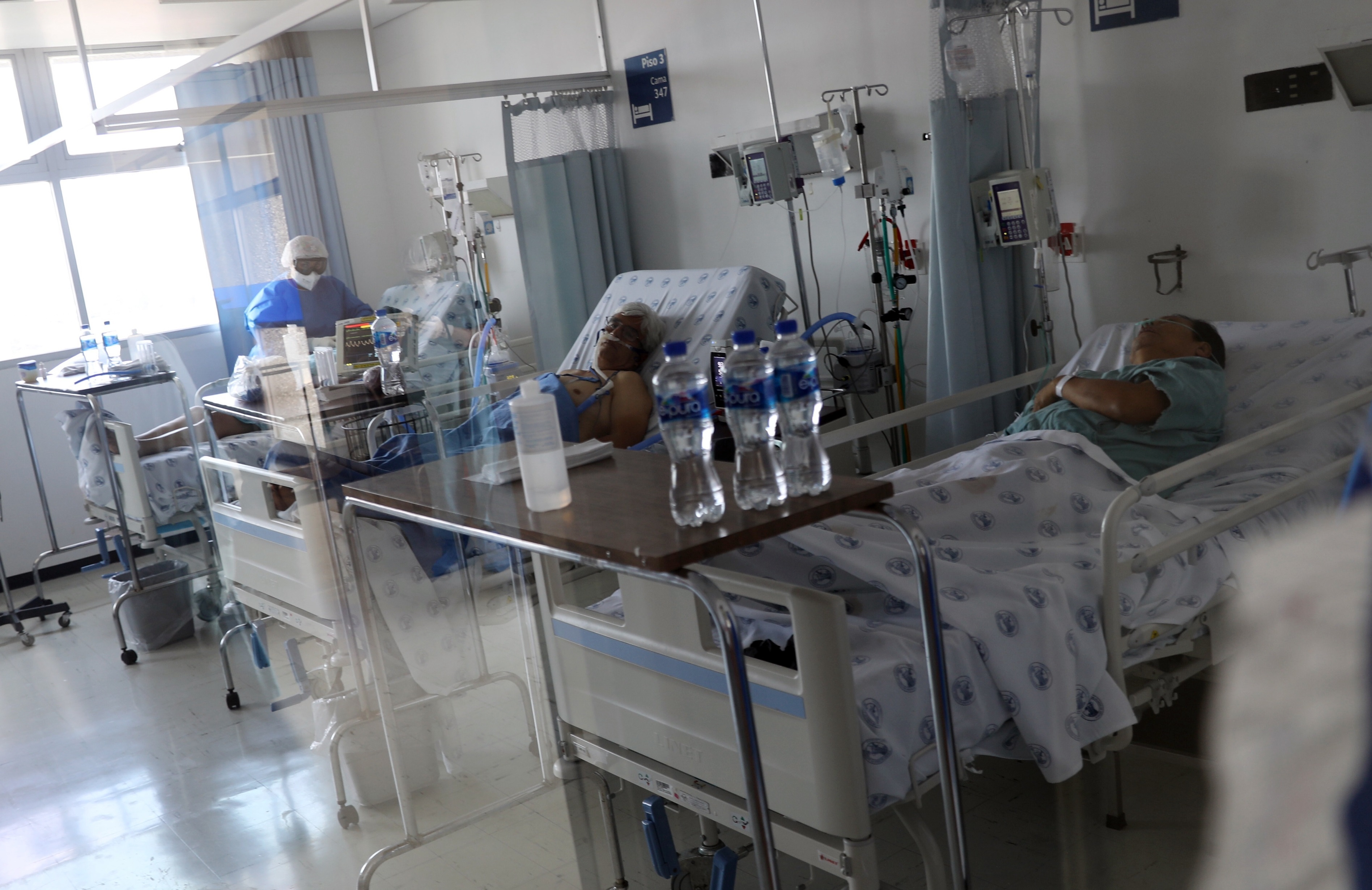 Área de terapias intensivas del Hospital Juárez, en Ciudad de México, con pacientes de COVID-19 (EFE)