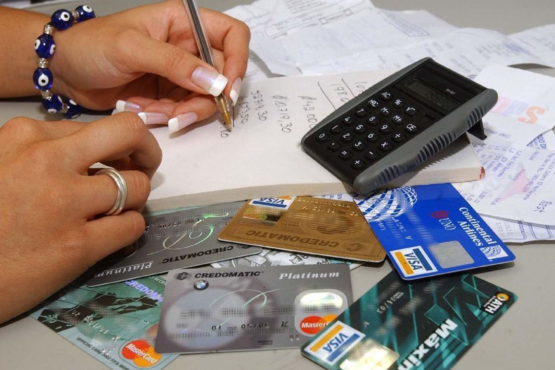 Congreso propone eliminar el pago de membresía en tarjetas de crédito de manera definitiva
