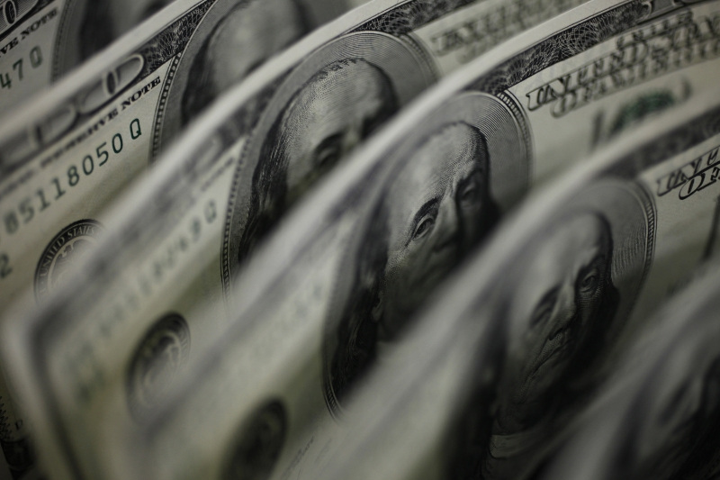 Cu&aacute;les son las dos variables clave para saber qu&eacute; ocurrir&aacute; en 2027 con el d&oacute;lar, seg&uacute;n un informe privado