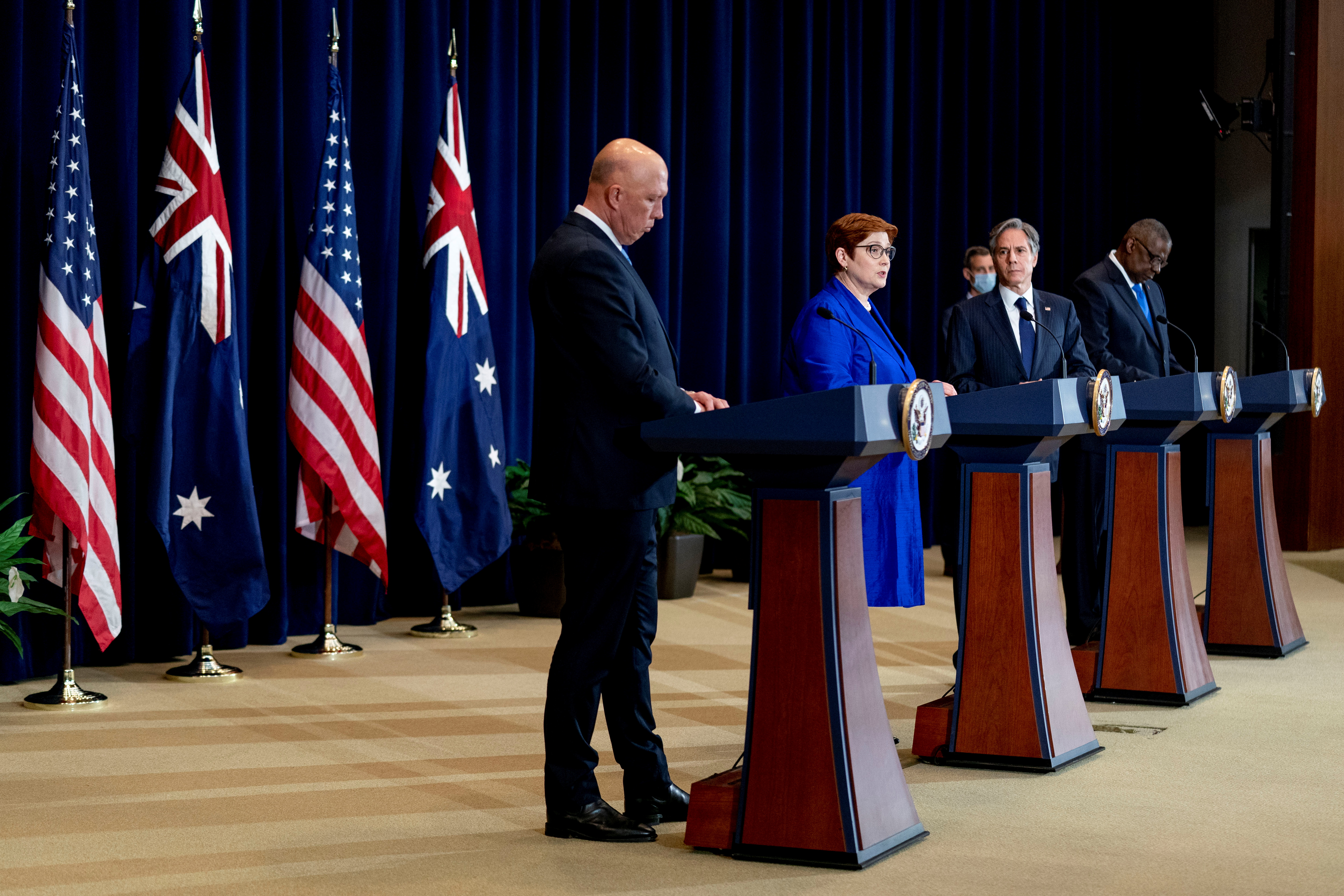 El ministro de Defensa australiano Peter Dutton, la ministra de Asuntos Exteriores australiana Marise Payne, el secretario de Estado de EEU Antony Blinken y el secretario de Defensa de EEUU Lloyd Austin  (Foto: REUTERS)