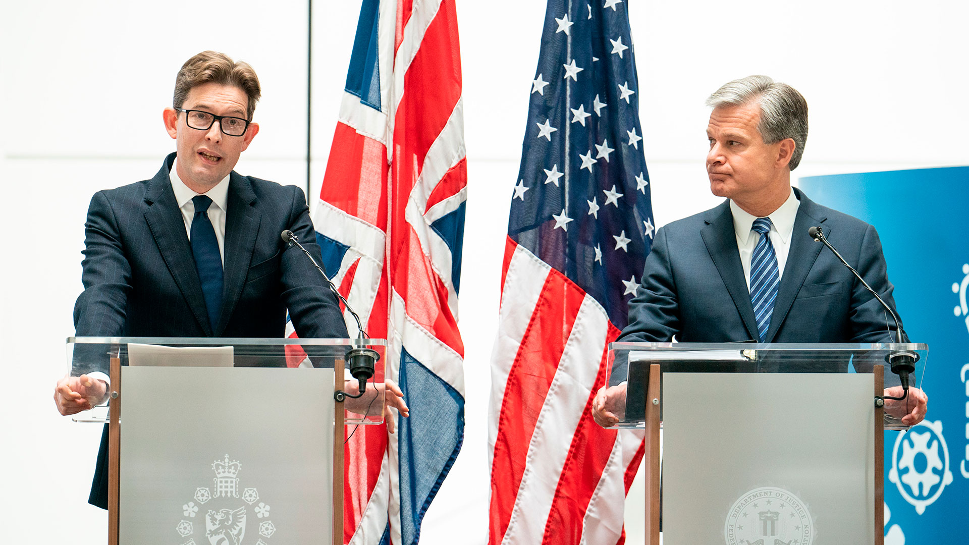 El jefe del MI5, Ken McCallum, y el director del FBI, Christopher Wray, hicieron una aparición conjunta sin precedentes en Londres (Reuters)