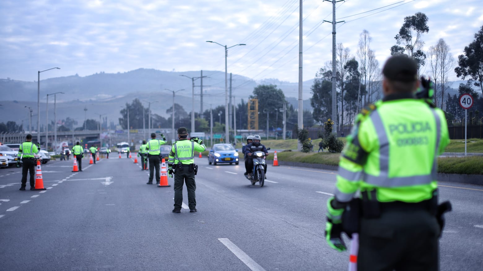 Policía Nacional podrá imponer comparendos de tránsito en carreteras según el Plan Nacional de Desarrollo