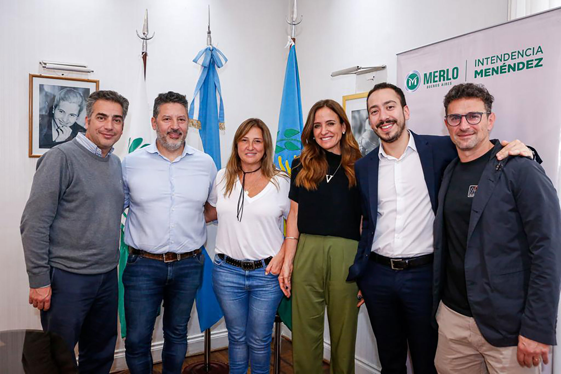 Victoria Tolosa Paz con Gustavo y Karina Menéndez