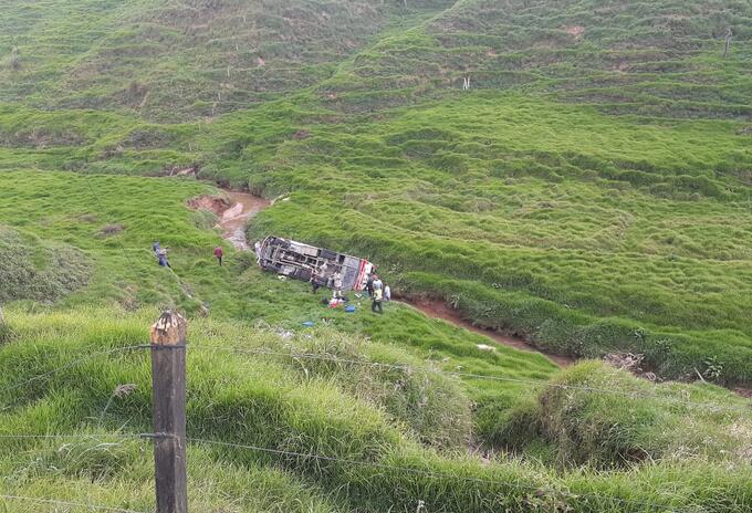 Once Personas Resultaron Heridas Luego Del Volcamiento De Un Bus Intermunicipal En Santa Rosa 5929