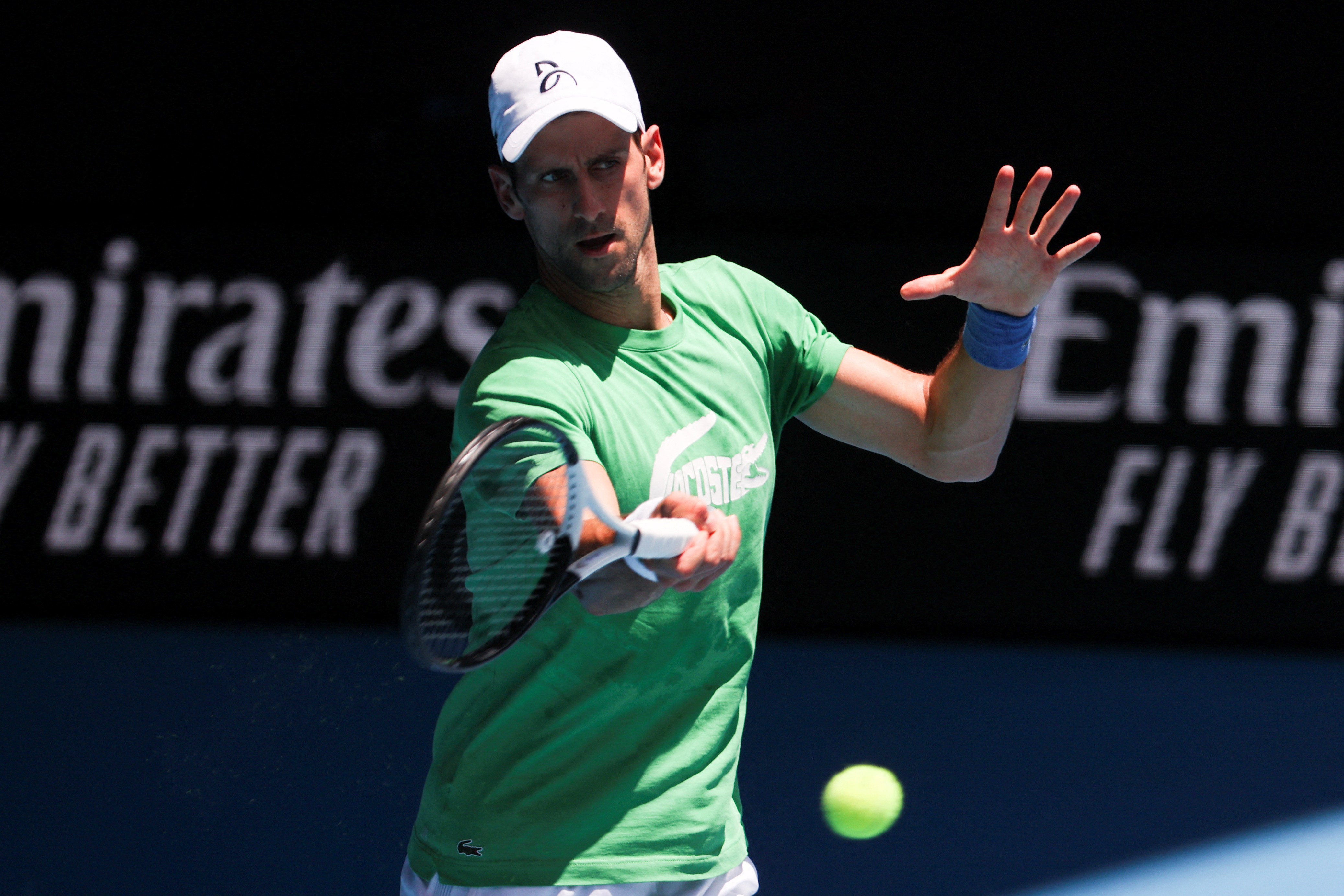 Novak Djokovic no podrá alcanzar su título 21 de Grand Slam y el décimo en Australia (Reuters)