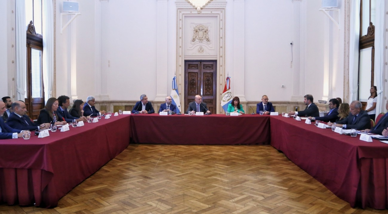 Funcionarios federales y judiciales estuvieron presentes en la reunión entre Perotti y Javkin