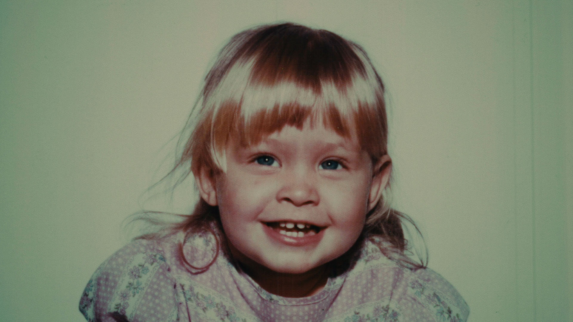 Sharon, Tonya y Suzanne: todos los nombres que tuvo esta ni&ntilde;a que fue abusada por su padrastro. (Netflix)