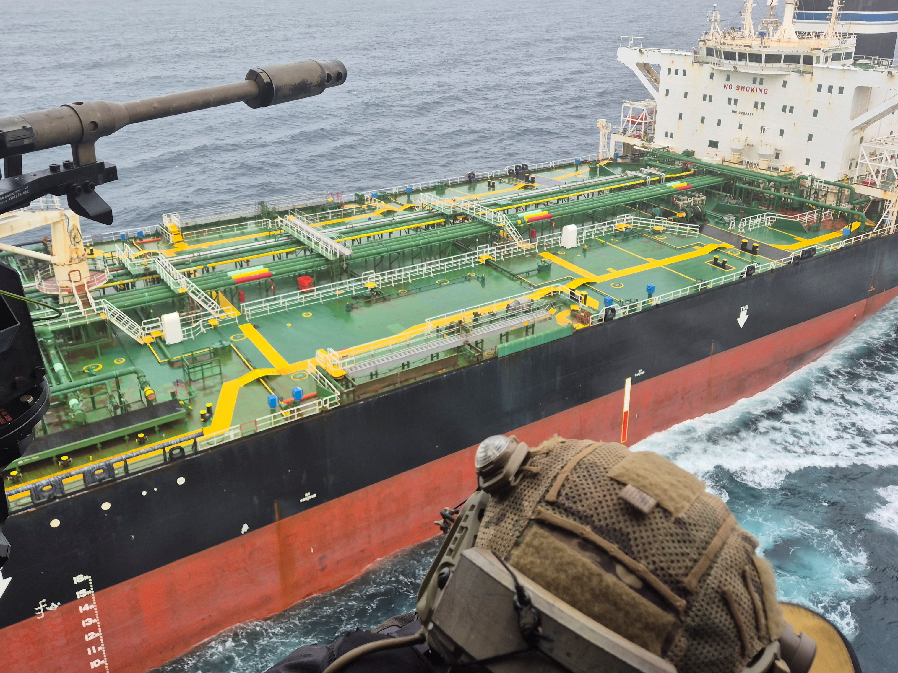 Francia incaut&oacute; un petrolero vinculado a Rusia y relacionado con un magnate iran&iacute;