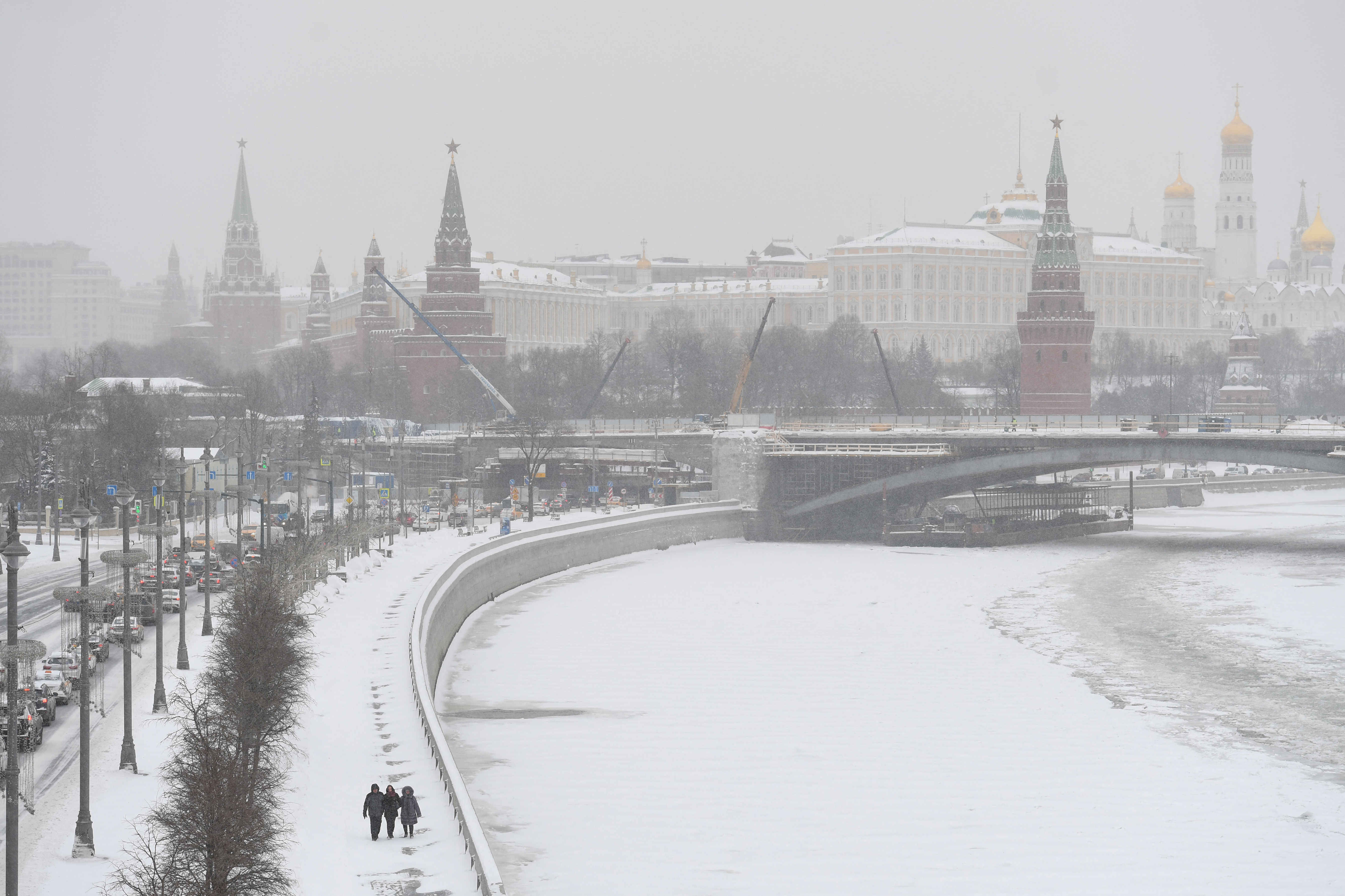 Москва река зима