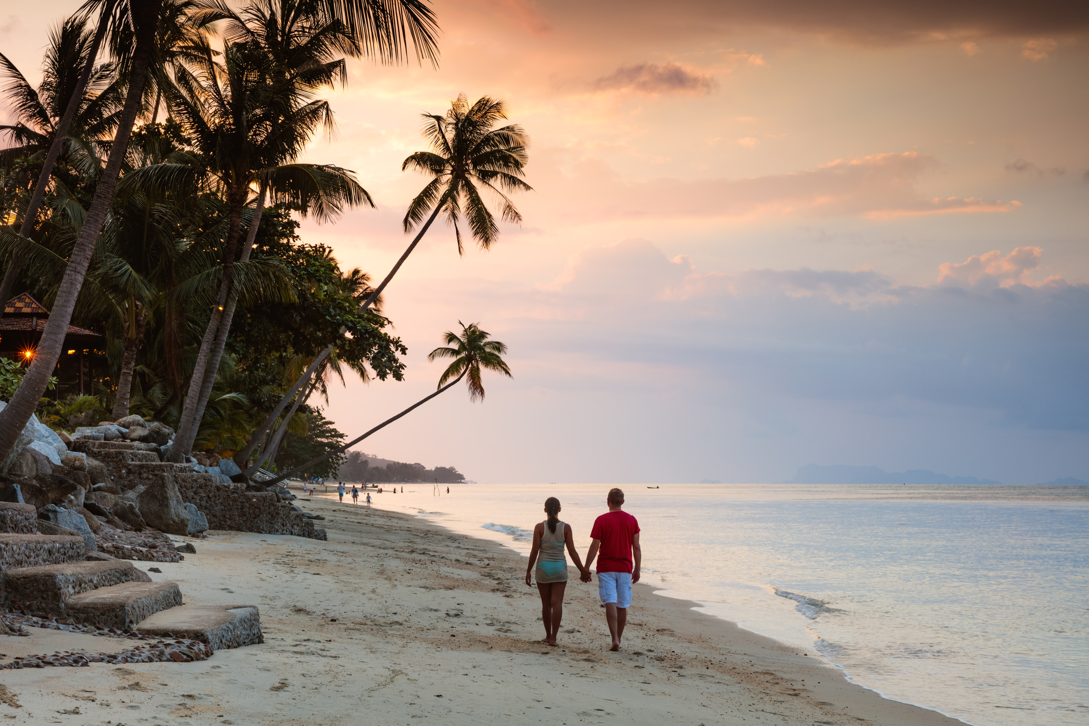 El fin de semana en la playa no fue lo que ellos esperaban. Ella iba asustada porque temía decepcionarlo por no ser virgen (Getty Images, la imagen es ilustrativa)