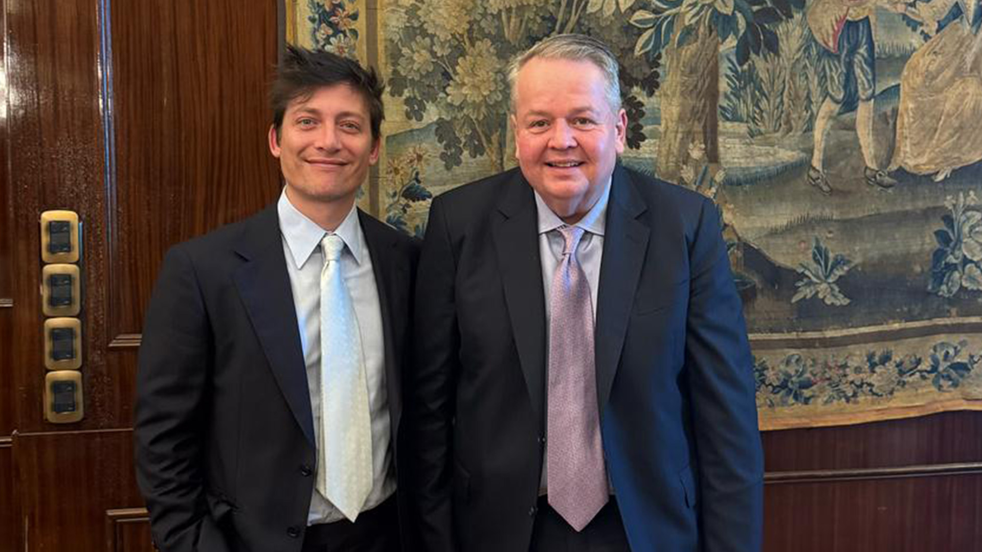 “Esperamos una gran inversión extranjera en Argentina”: las claves de la reunión entre Barry Bennett y Santiago Caputo
