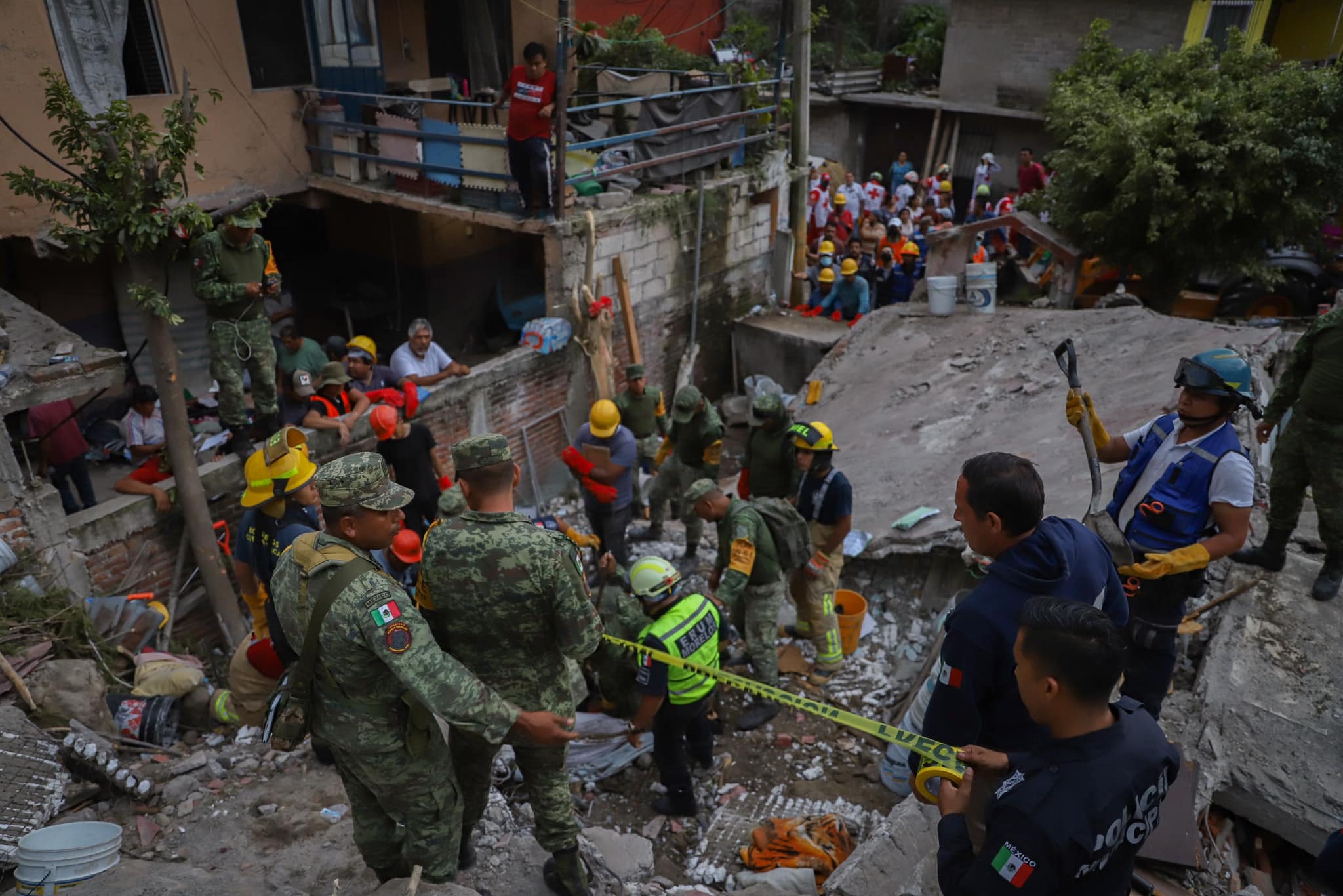 Por el colapso del paradón, tres mujeres perdieron la vida (Foto: Facebook/proteccion.civilmorelos)