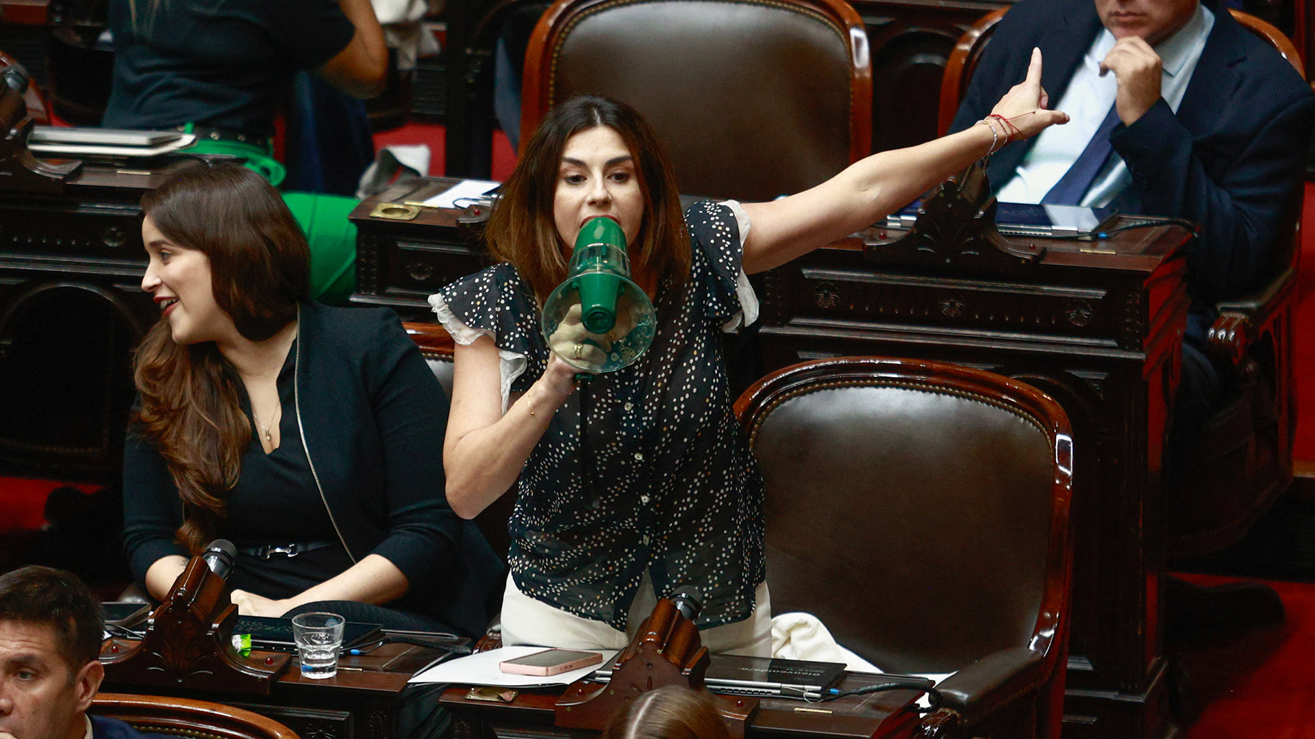 Los rebeldes hutíes reivindicaron un cuarto ataque en 72 horas contra buques estadounidenses en el mar Rojo